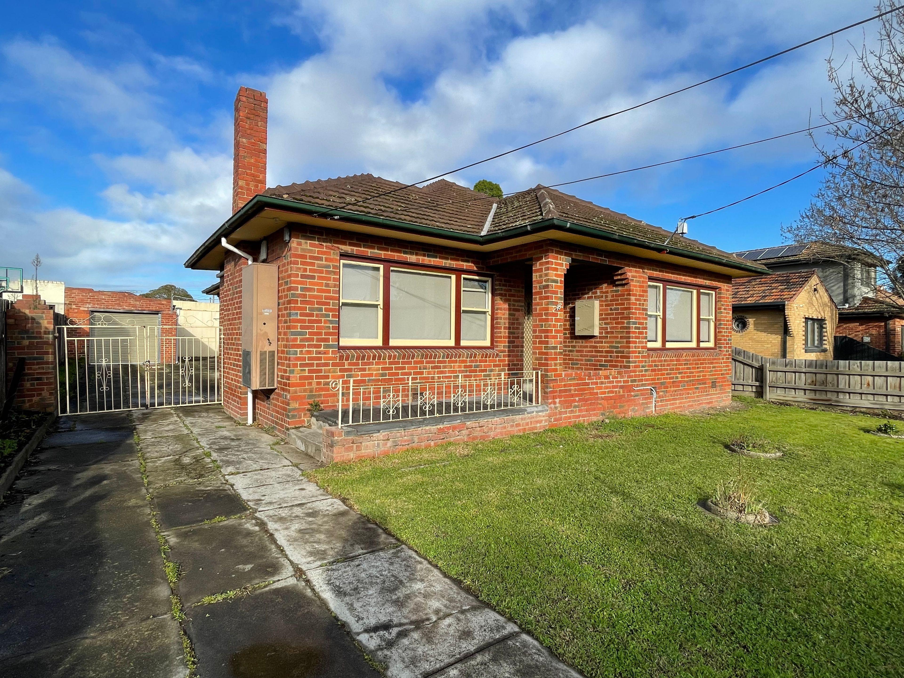 Prop-GPT: House: VIC Thornbury, VIC 3071 Home For Rent