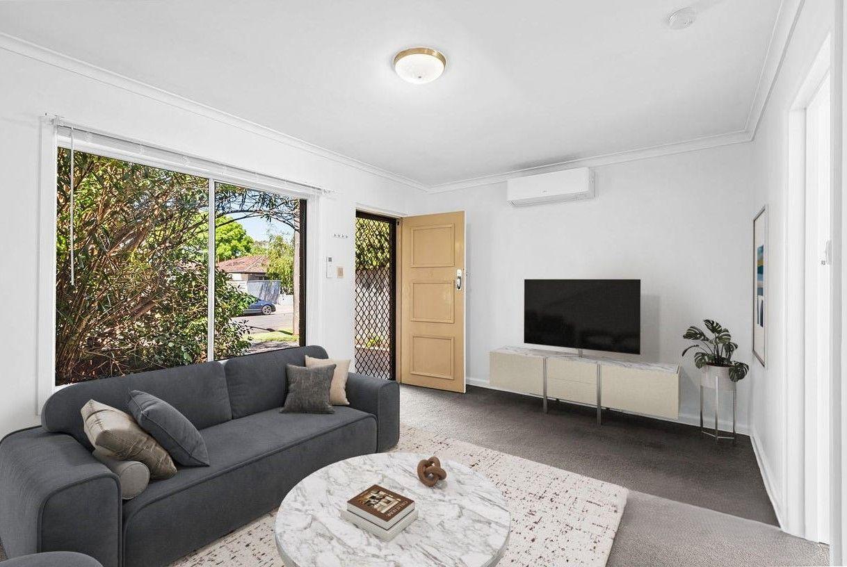 One-Bedroom Living in Mentone's Bayside Lifestyle!
