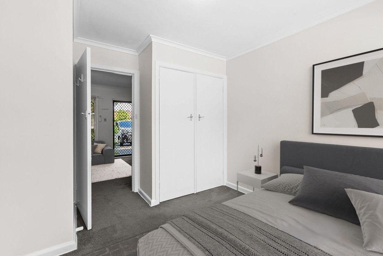 One-Bedroom Living in Mentone's Bayside Lifestyle!