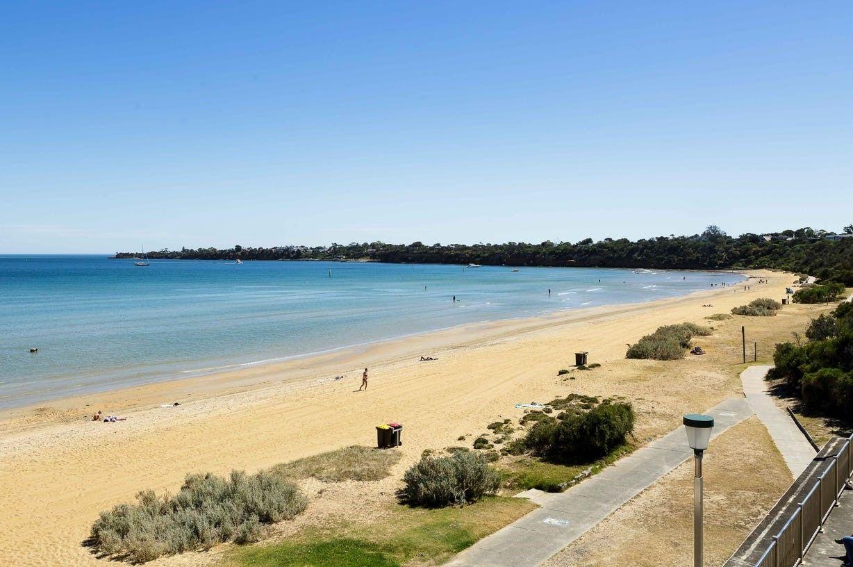 One-Bedroom Living in Mentone's Bayside Lifestyle!