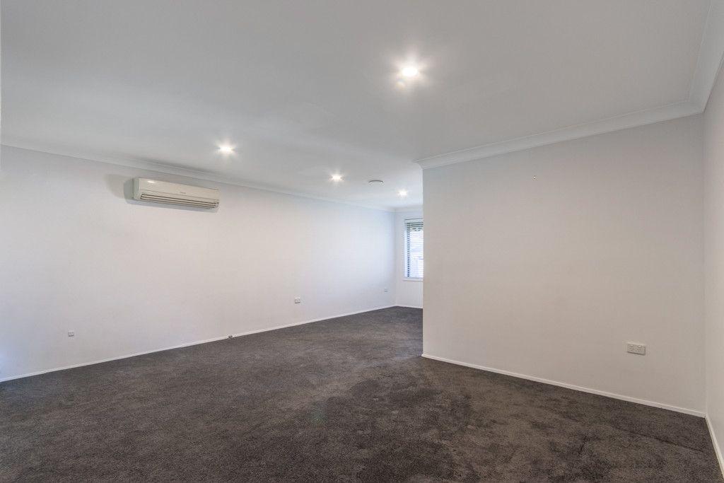 House for Rent: Killarney Vale, NSW 2261, NSW, 2261