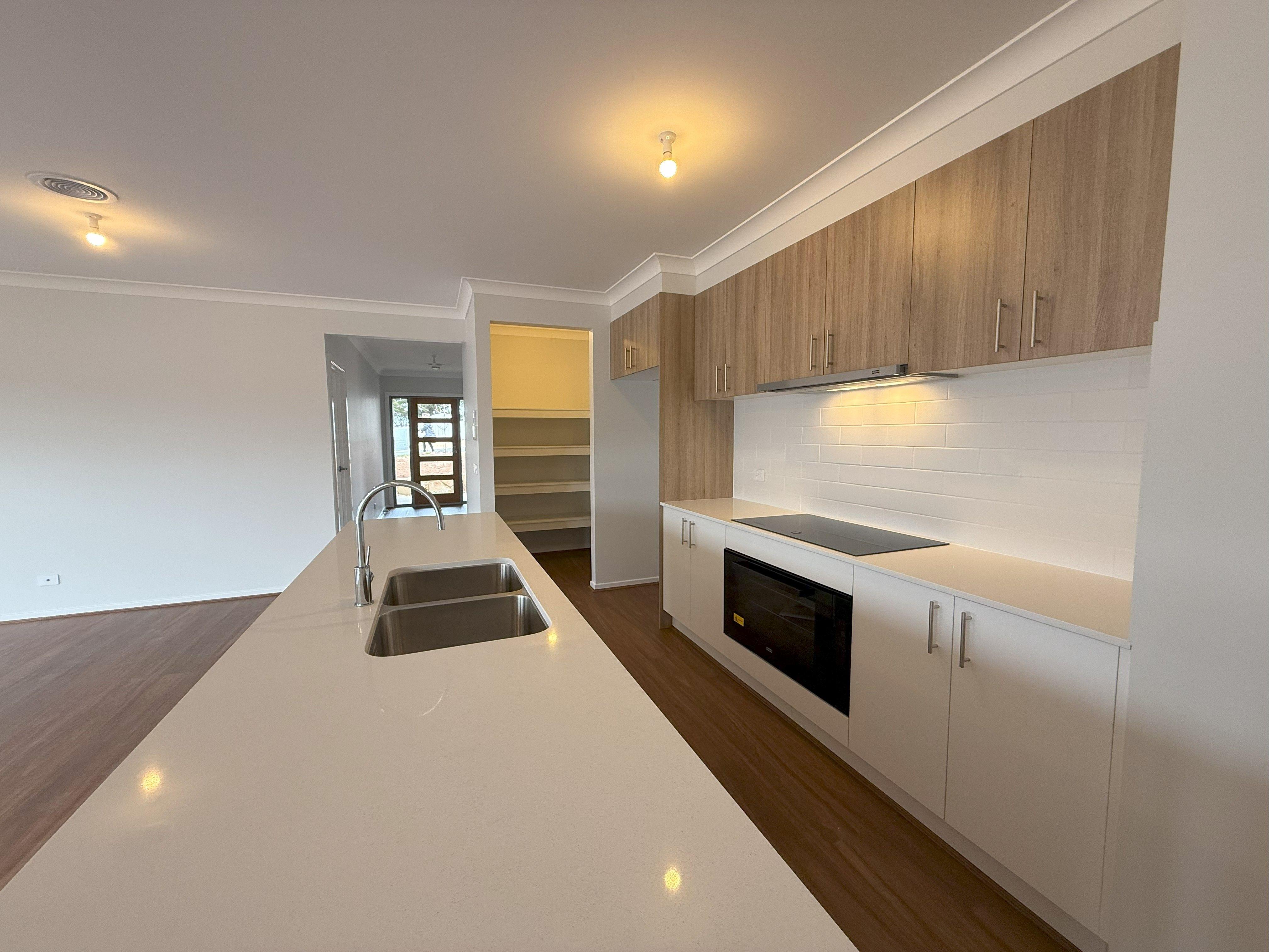 House for Rent: Bungendore, NSW 2621, NSW, 2621