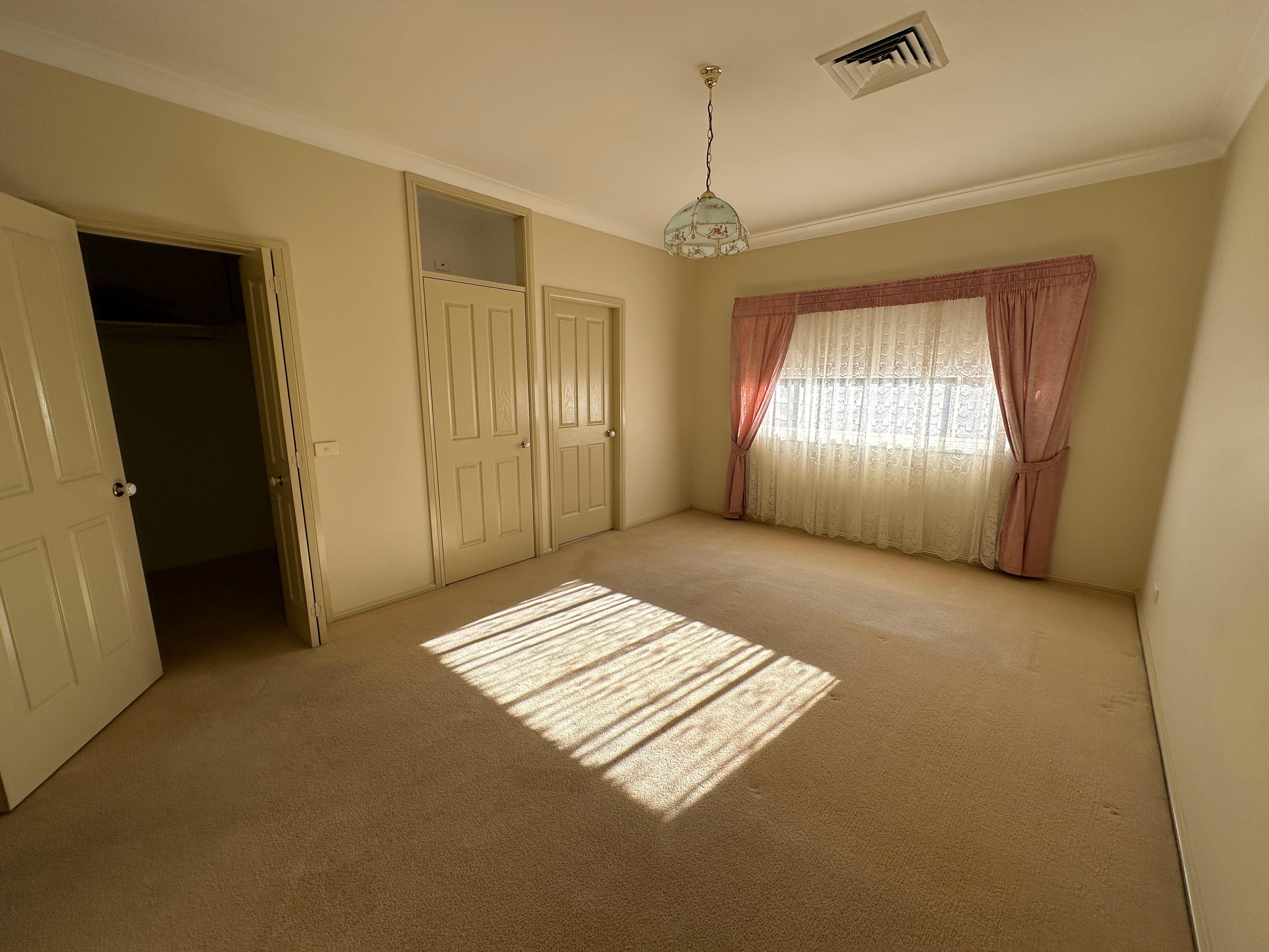 House for Rent: Tumut, NSW 2720, NSW, 2720