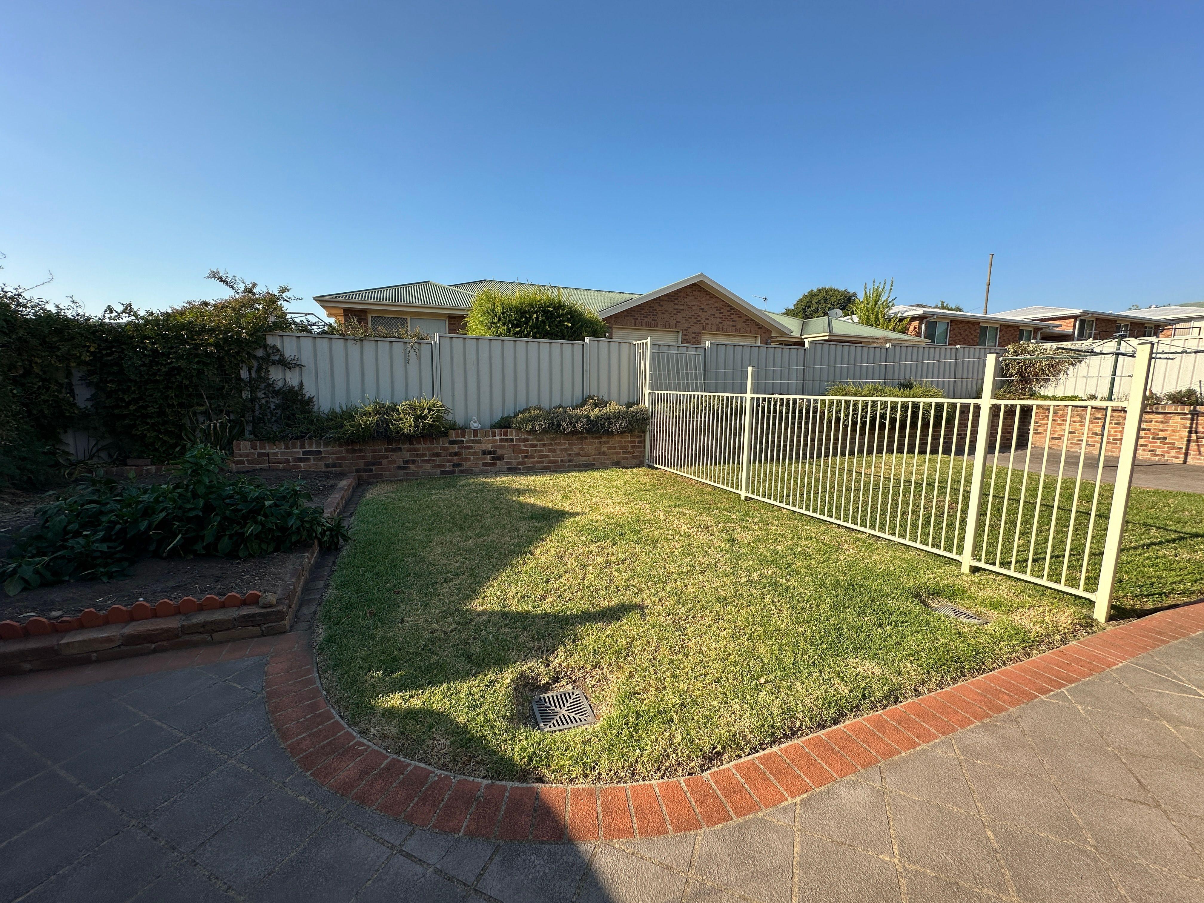 House for Rent: Tumut, NSW 2720, NSW, 2720