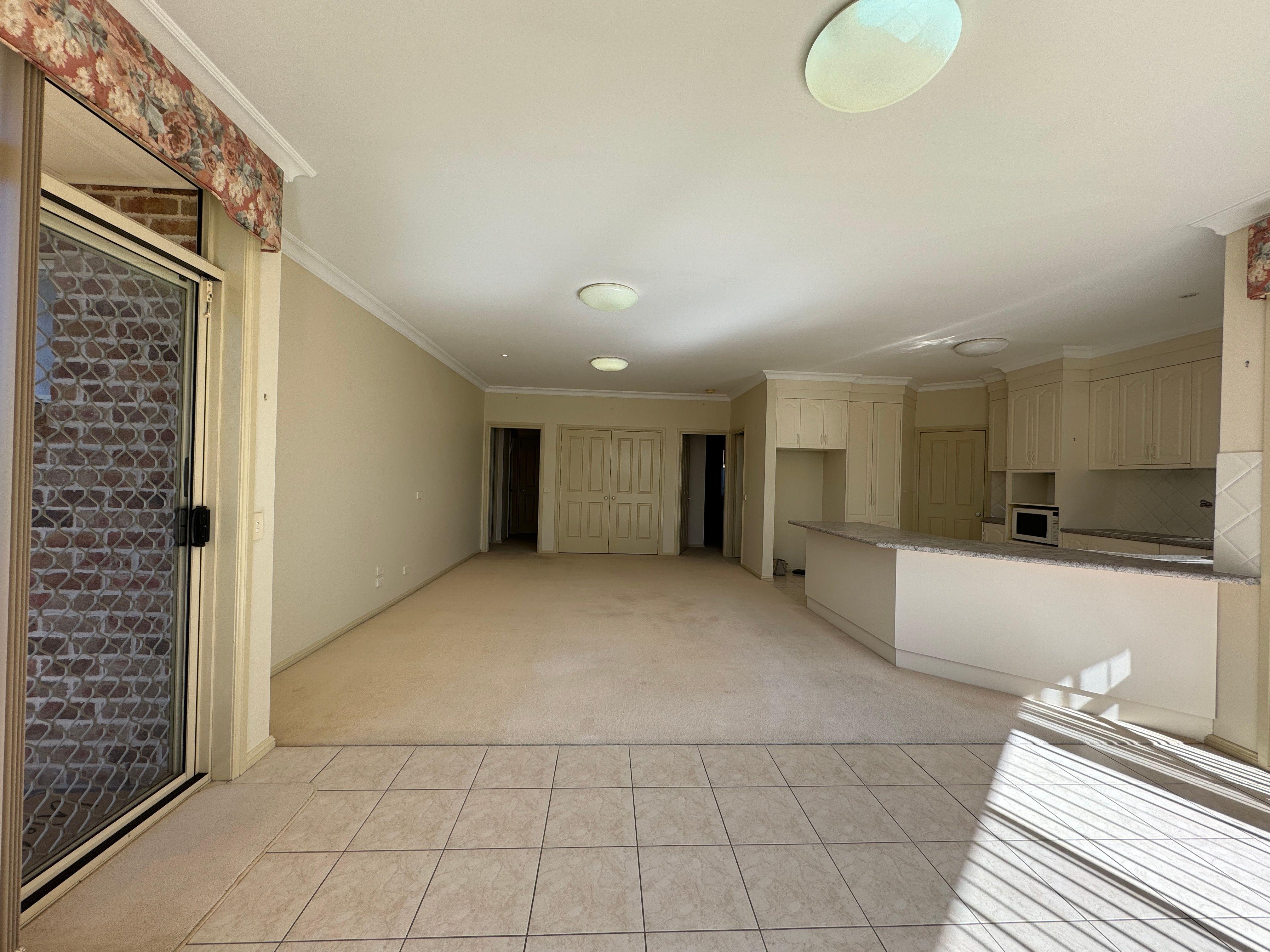 House for Rent: Tumut, NSW 2720, NSW, 2720