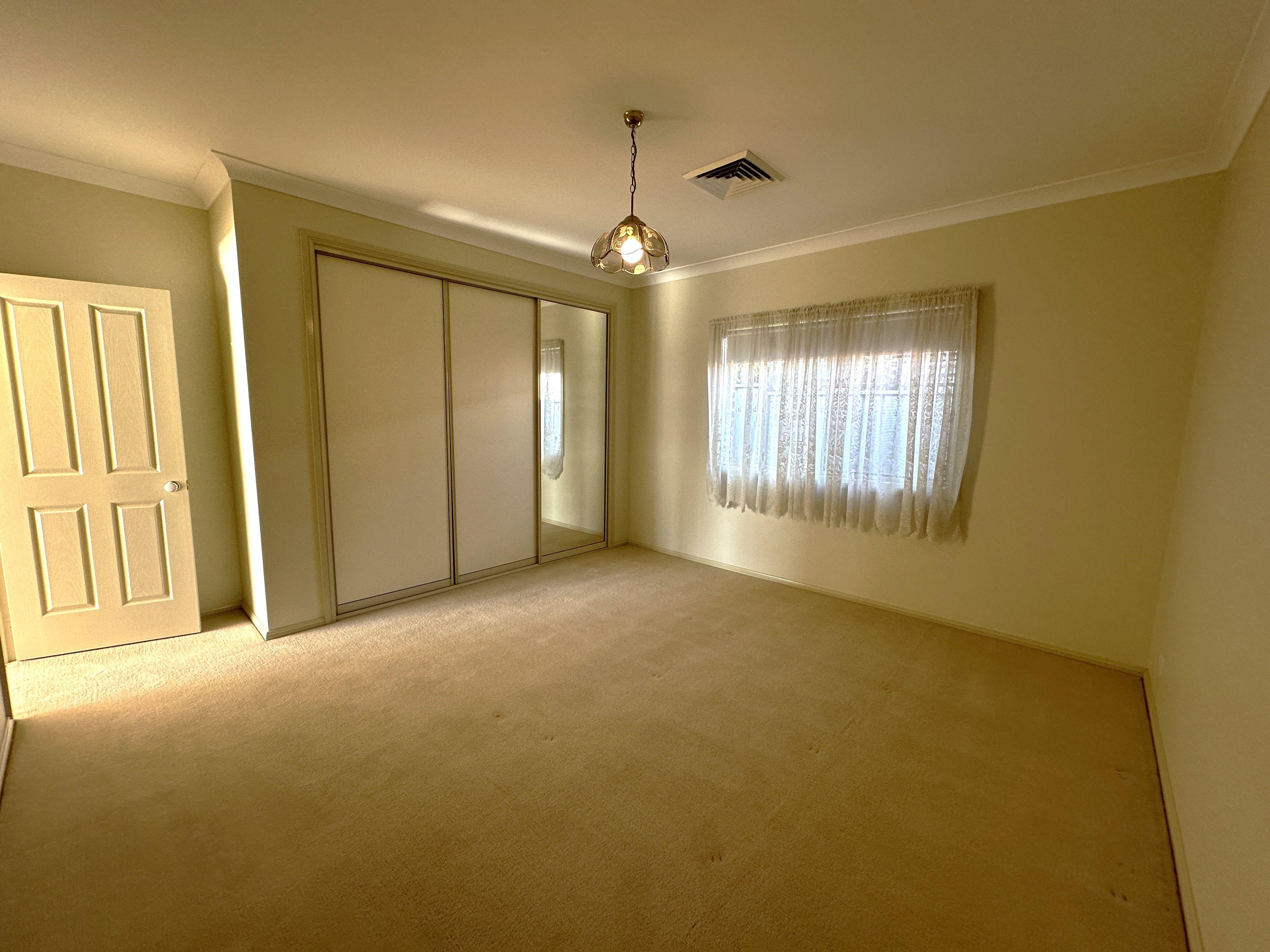 House for Rent: Tumut, NSW 2720, NSW, 2720