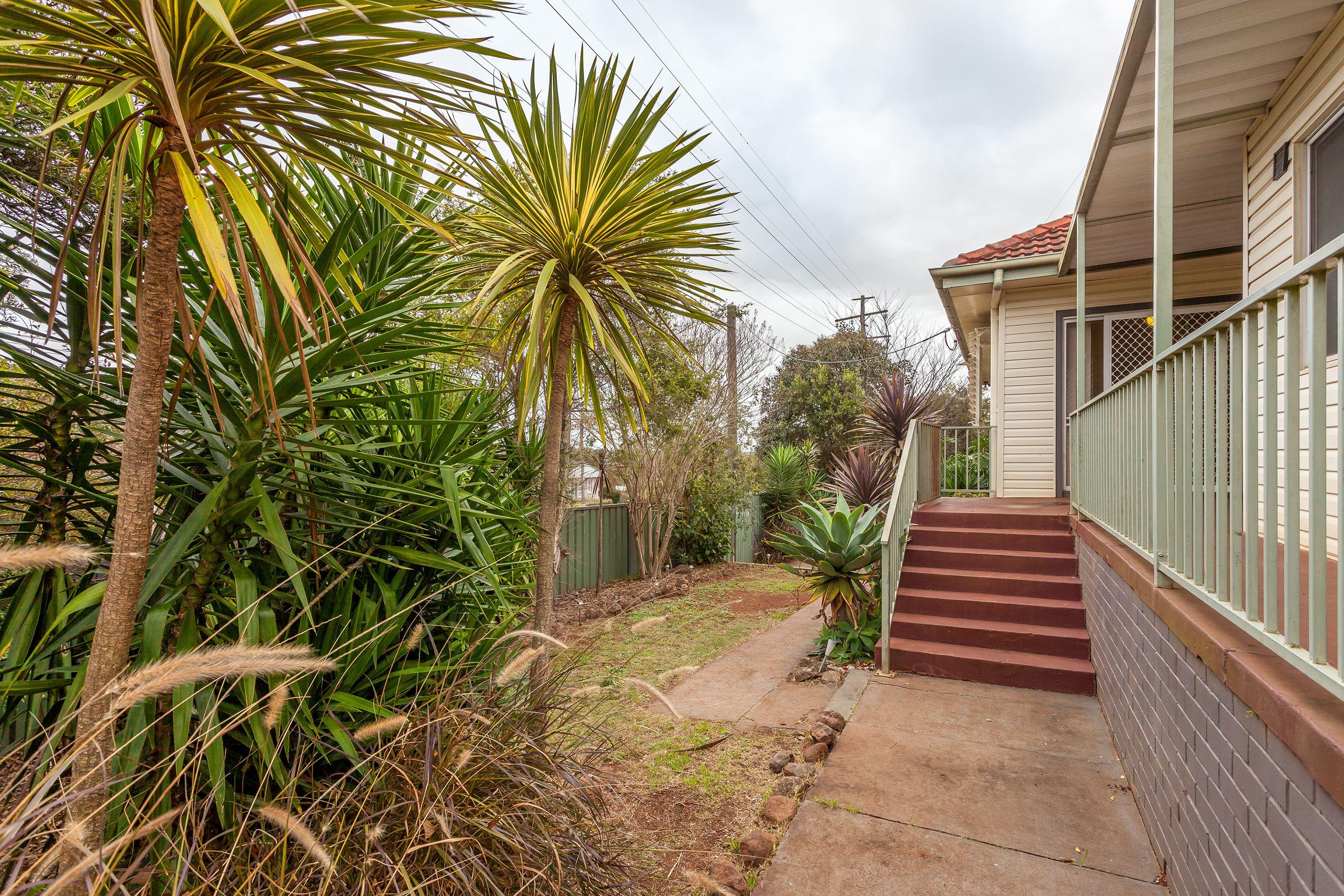 House for Rent: Harlaxton, QLD 4350, QLD, 4350