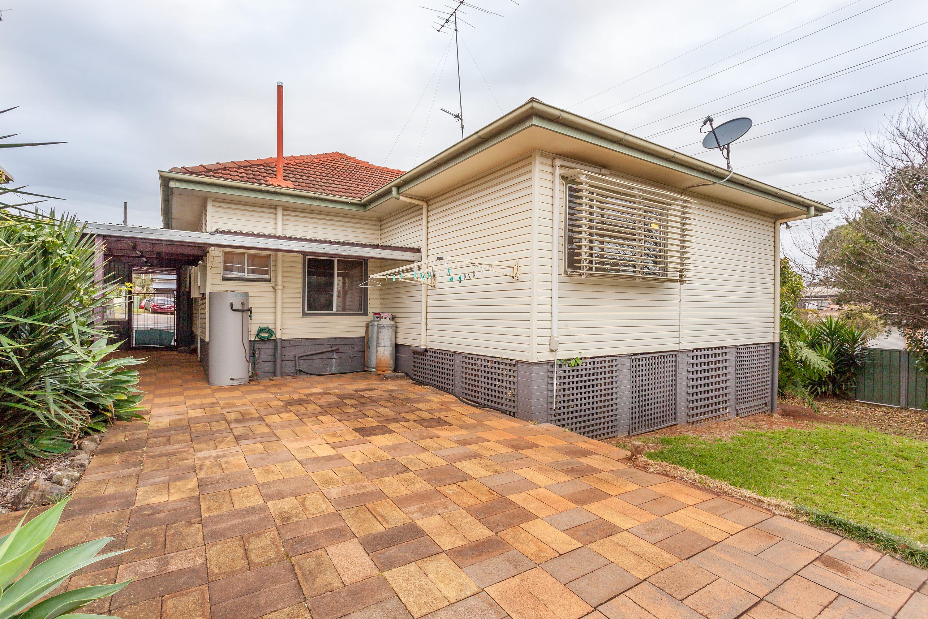 House for Rent: Harlaxton, QLD 4350, QLD, 4350