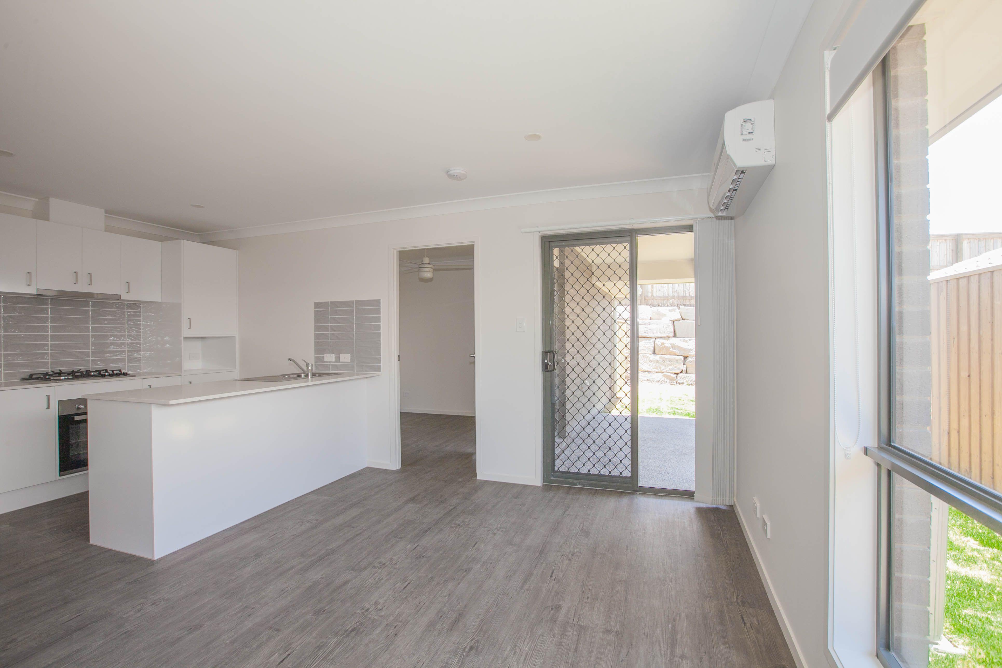 DuplexSemi-detached for Rent: Bahrs Scrub, QLD 4207, QLD, 4207