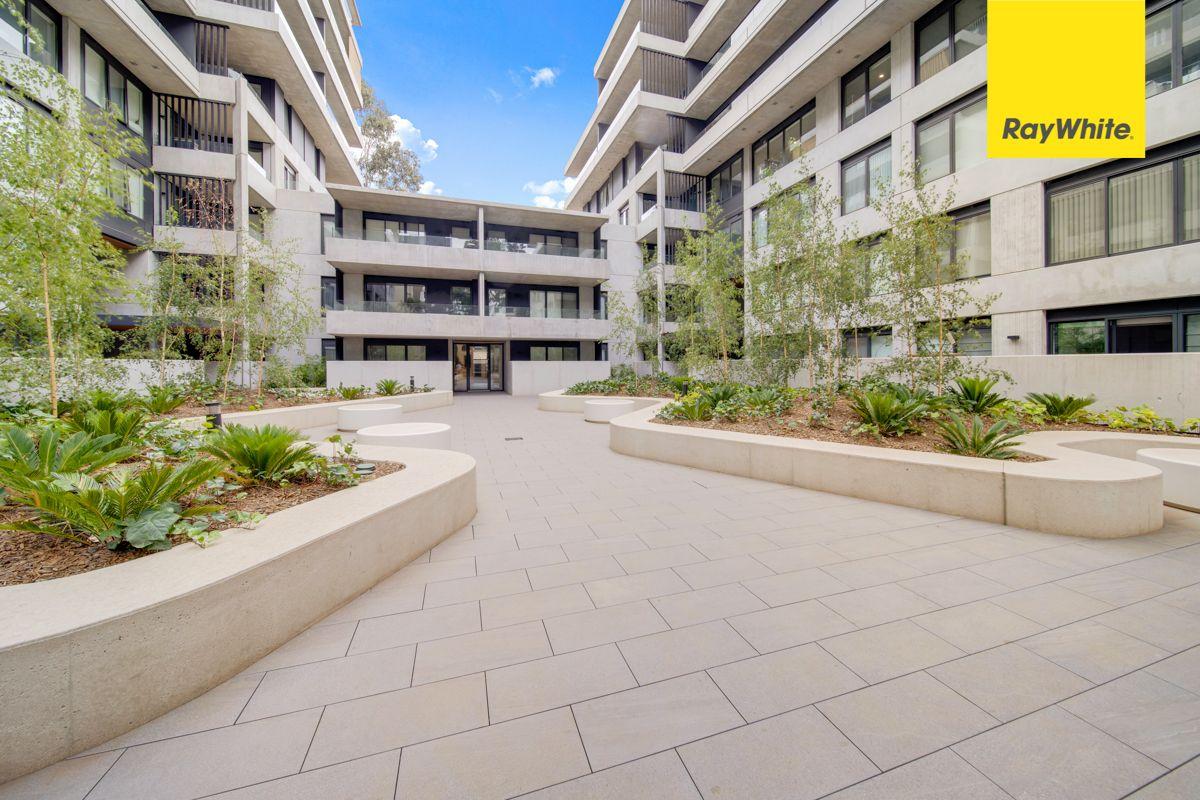 Spacious Apartment on Forbes