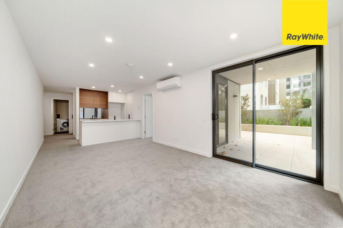 Spacious Apartment on Forbes