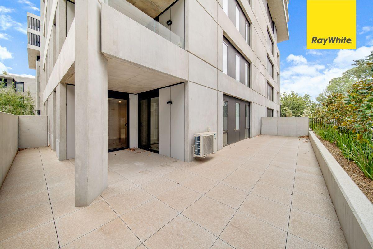 Spacious Apartment on Forbes