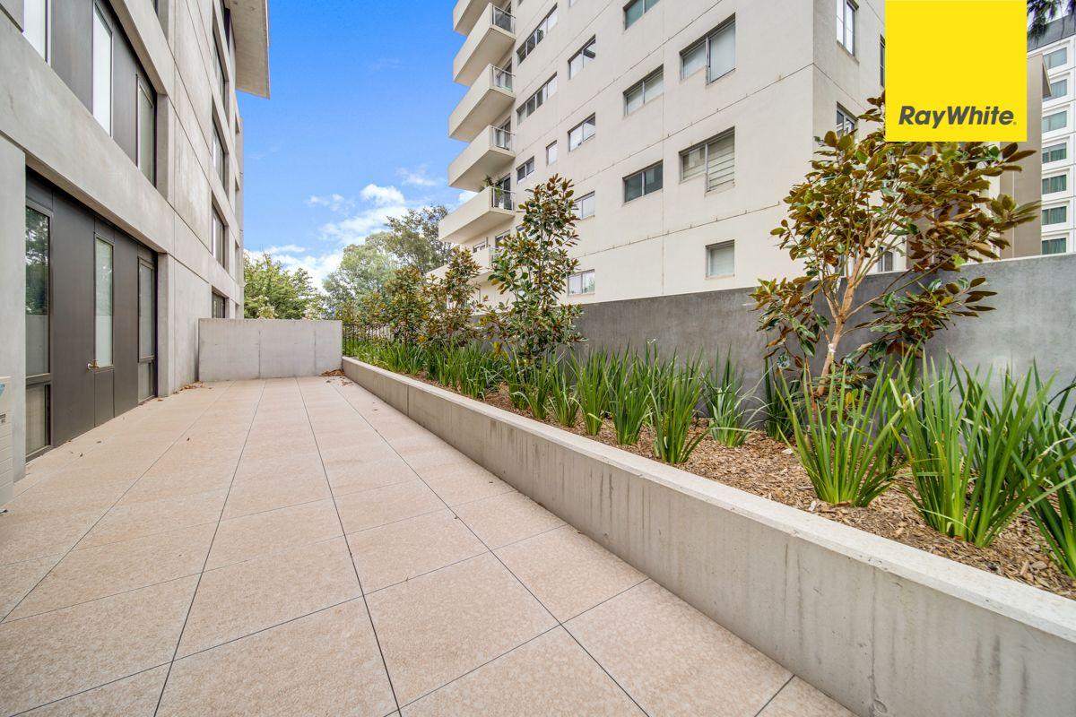 Spacious Apartment on Forbes