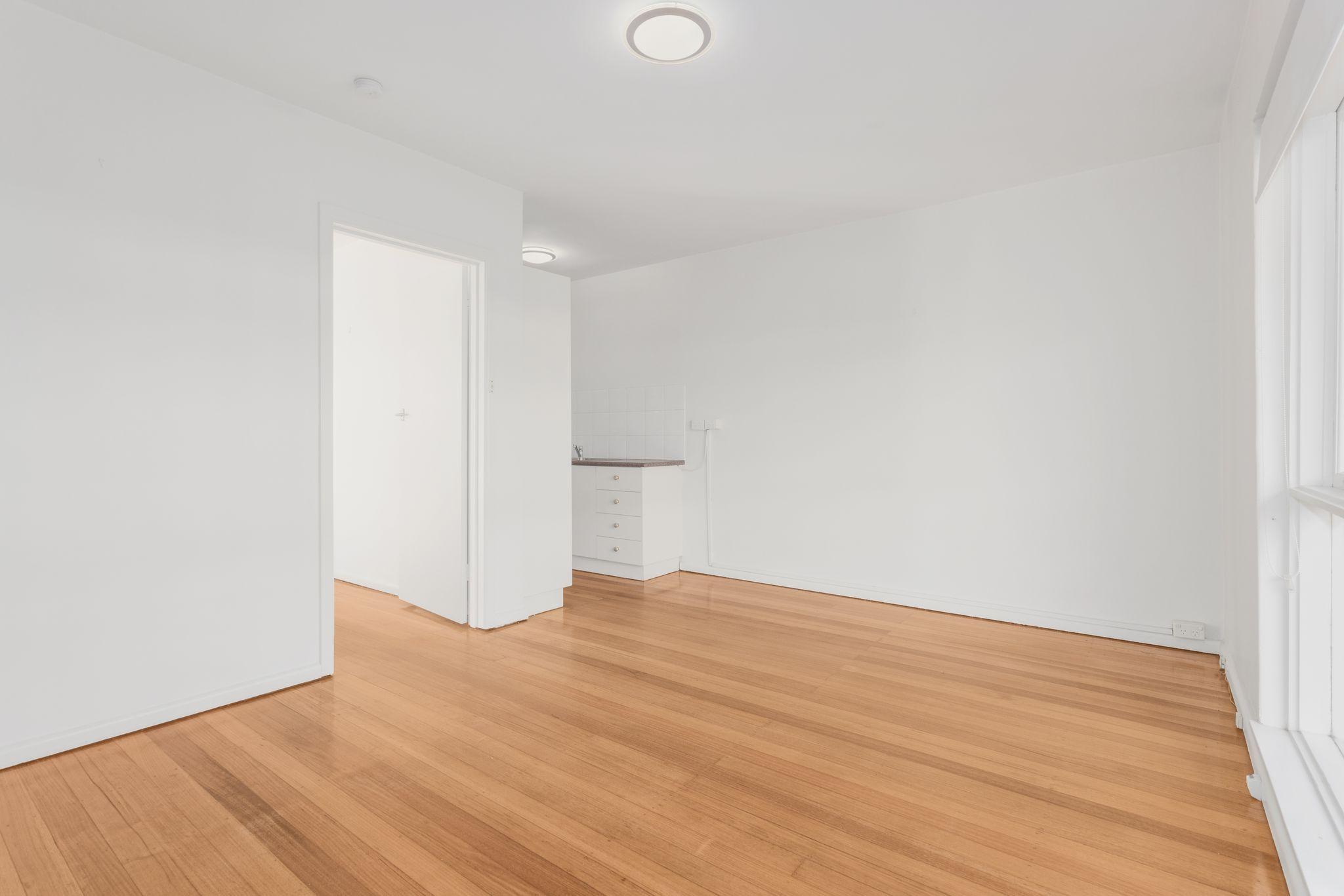 Apartment for Rent: Carnegie, VIC 3163, VIC, 3163