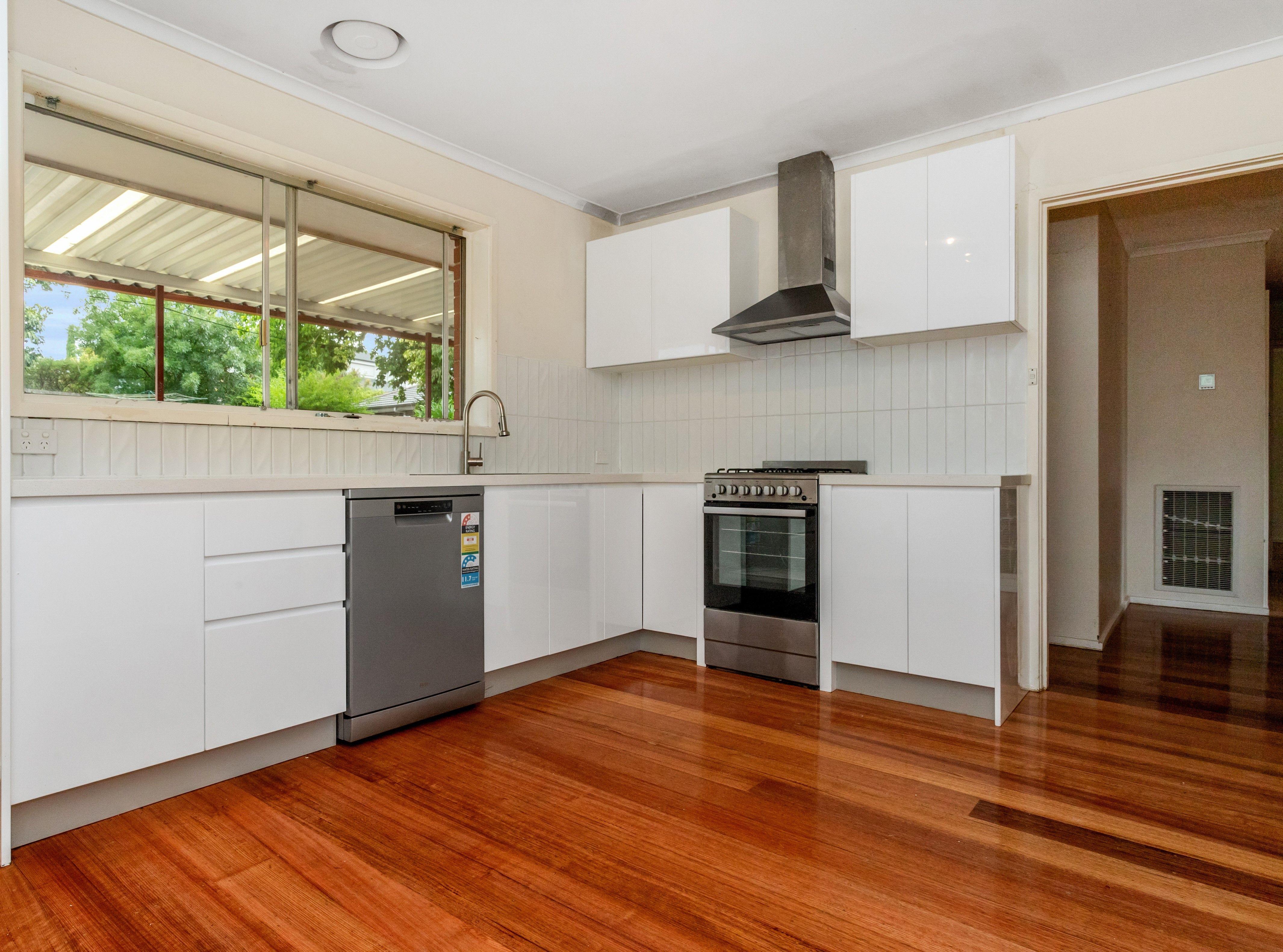 Prop-GPT: House: VIC Mooroolbark, VIC 3138 Home For Rent