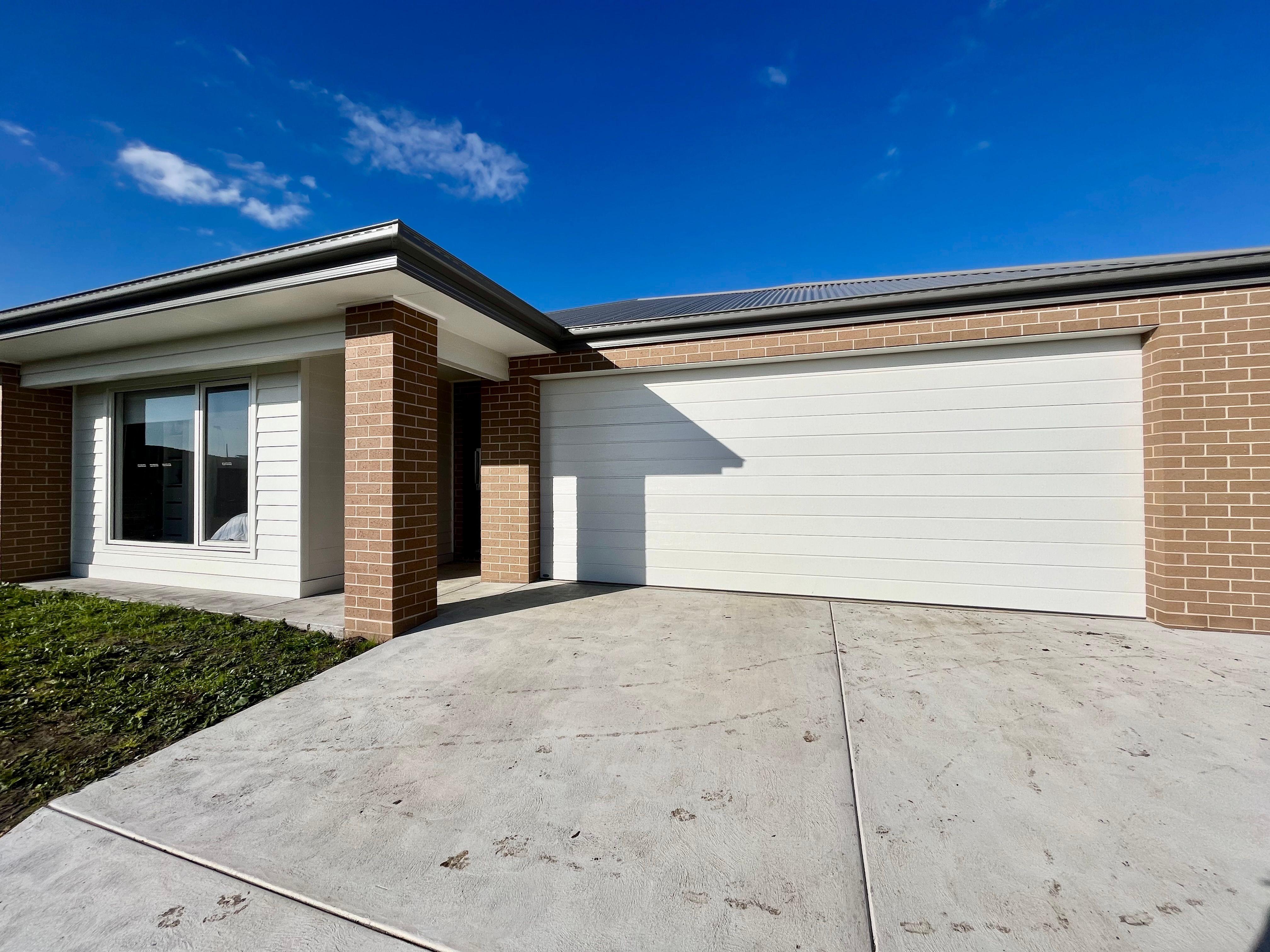 Prop-GPT: House: VIC Warrnambool, VIC 3280 Home For Rent