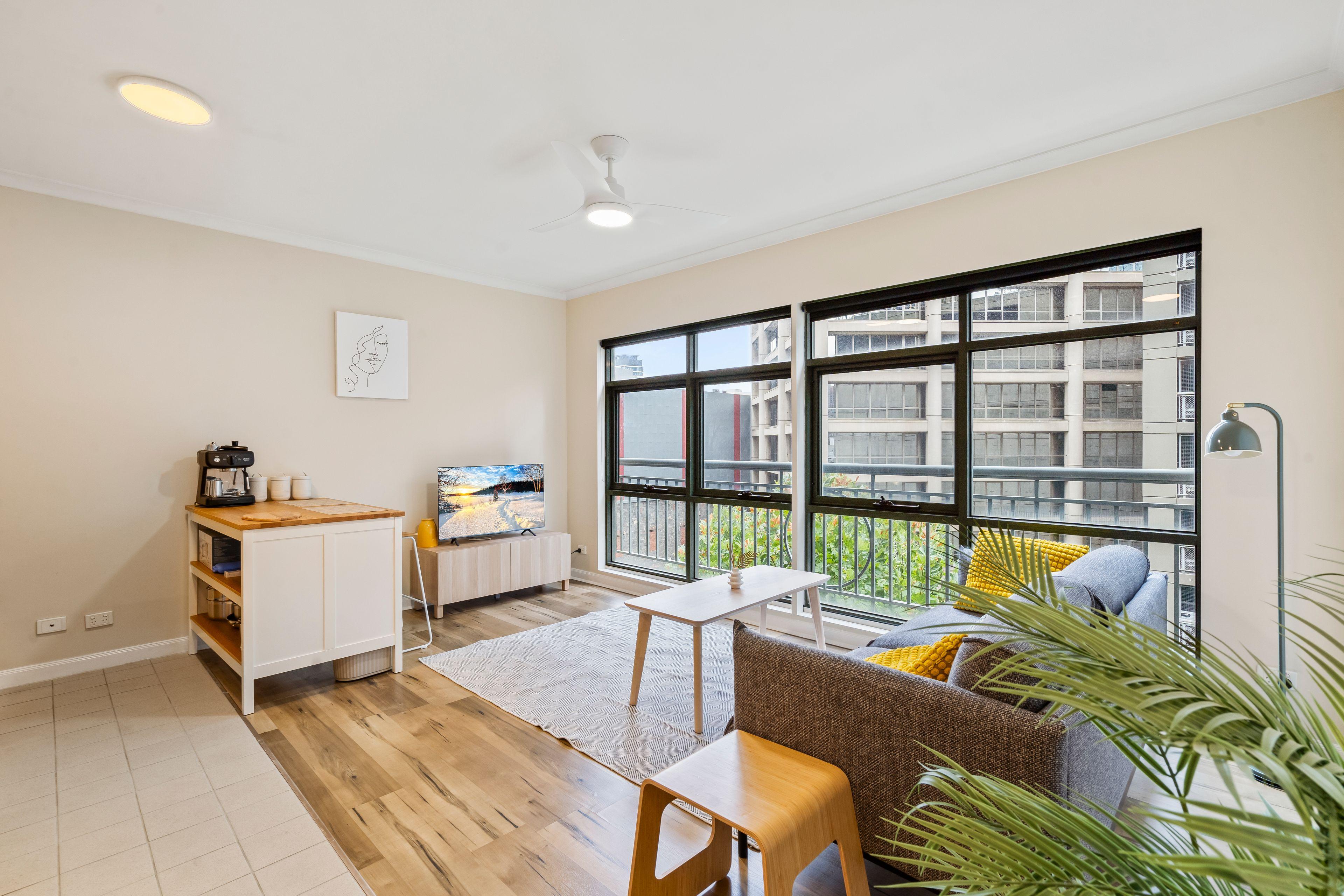 Prop-GPT: Apartment: VIC Melbourne, VIC 3000 Home For Rent
