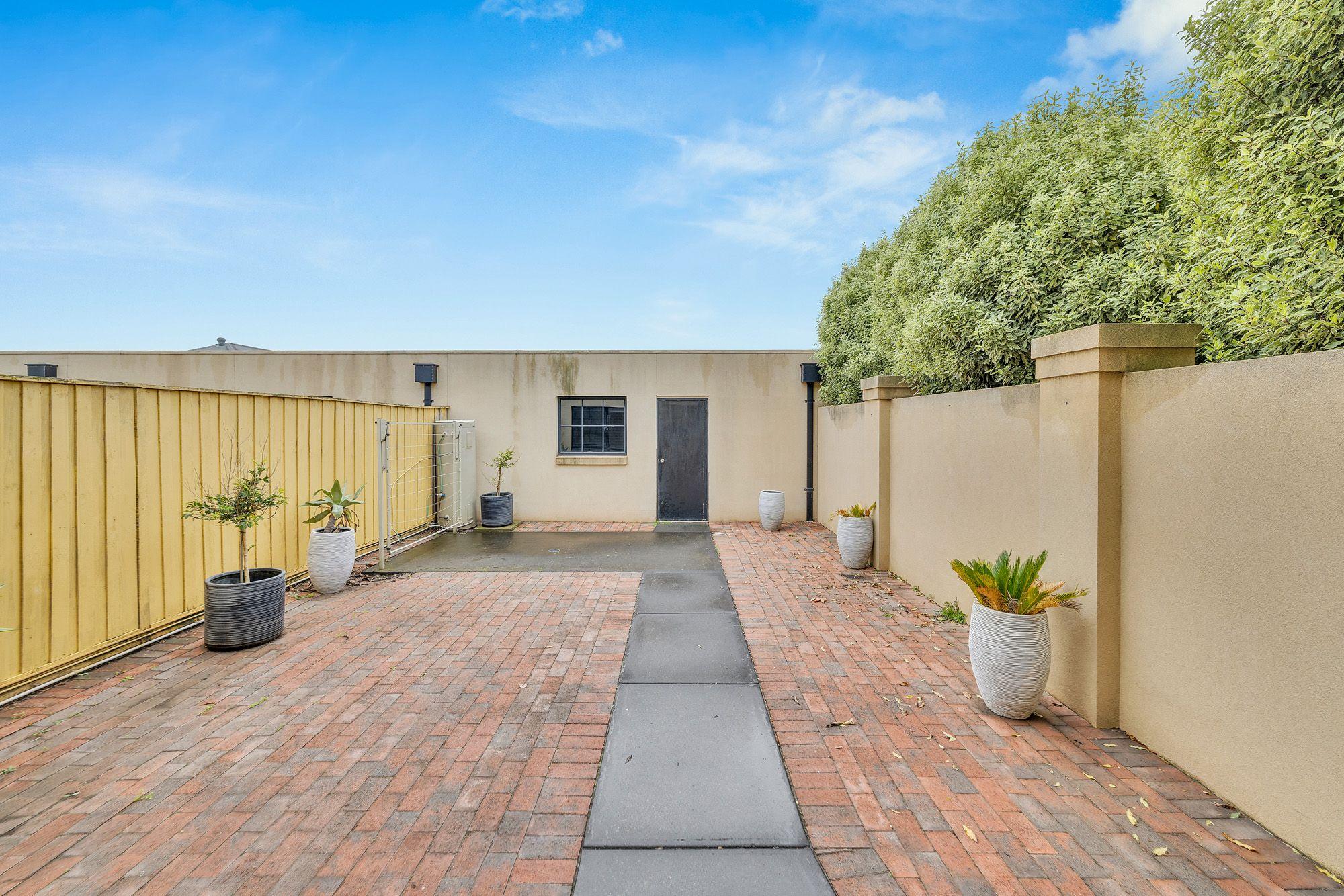 Townhouse for Rent: Werribee, VIC 3030, VIC, 3030