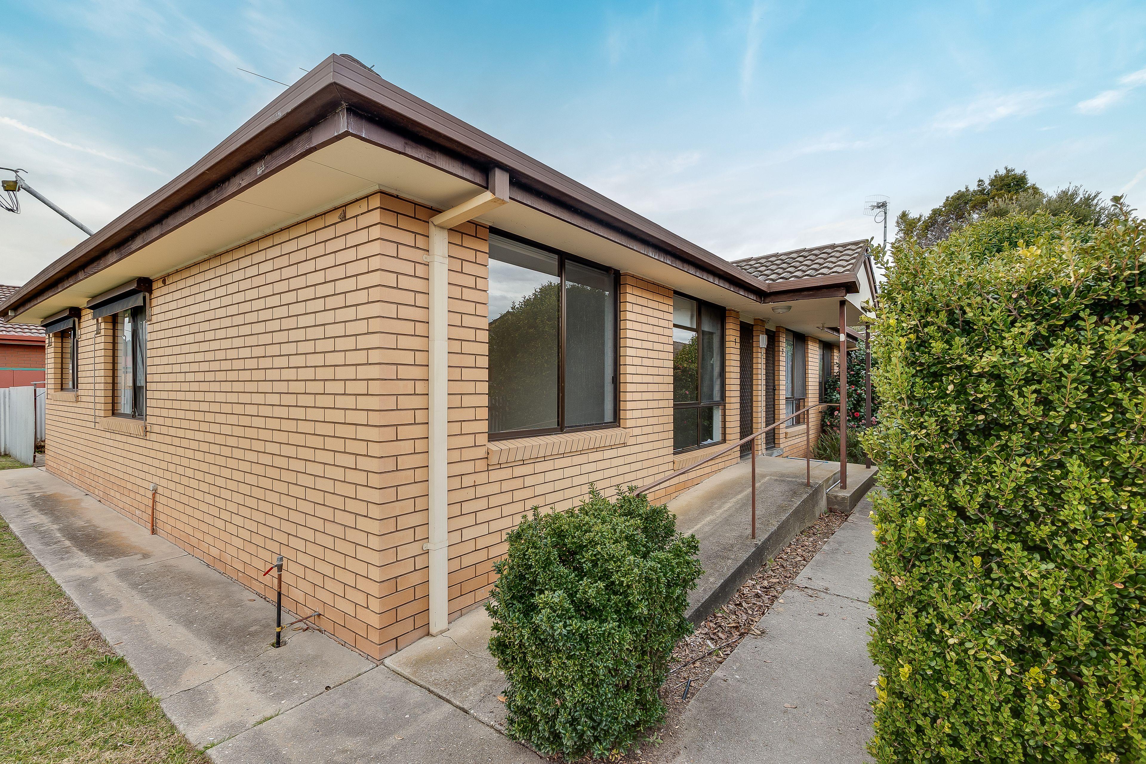 Prop-GPT: House: NSW Lavington, NSW 2641 Home For Rent