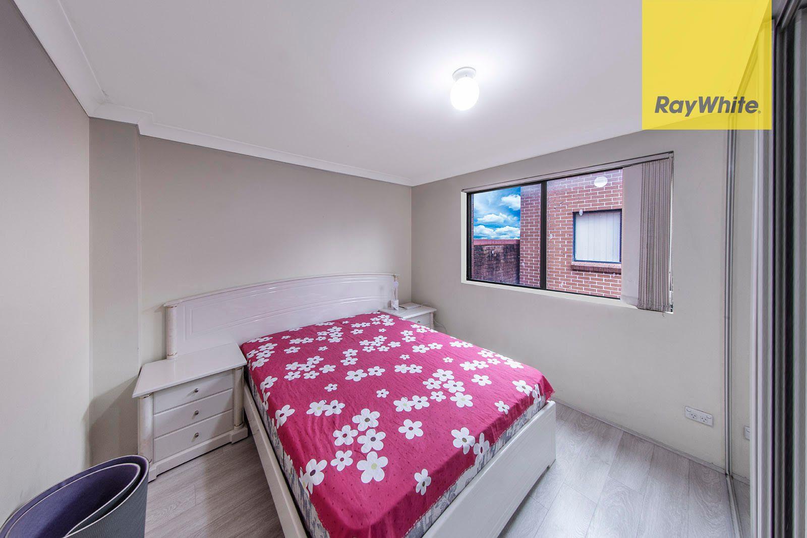 Two-Storey Unit, Steps from Parramatta CBD