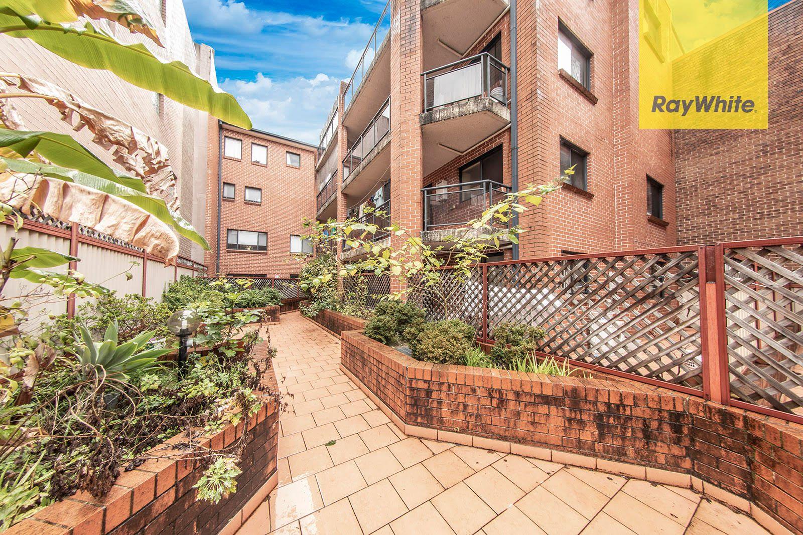 Two-Storey Unit, Steps from Parramatta CBD