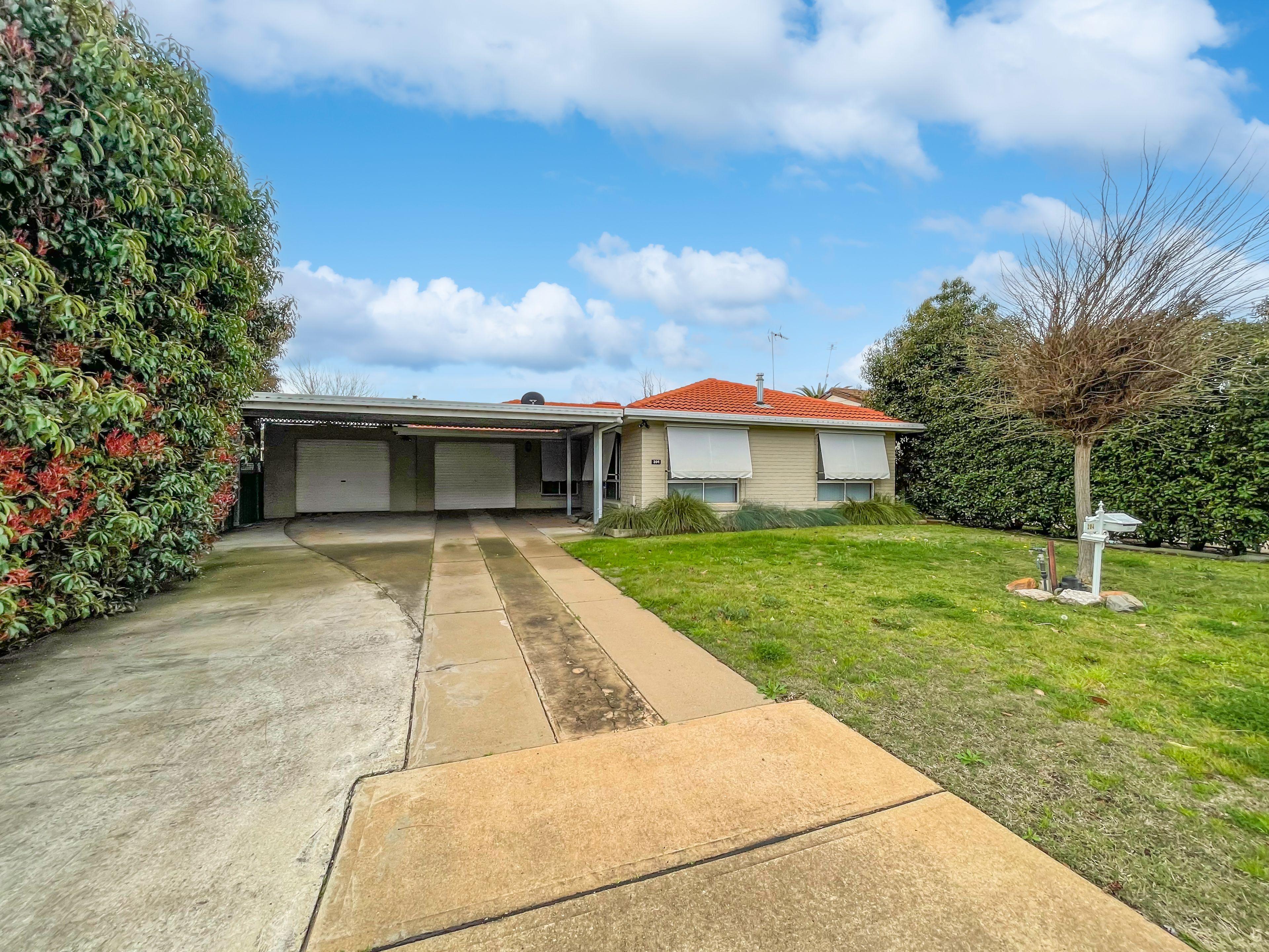 Prop-GPT: House: NSW Dubbo, NSW 2830 Home For Rent