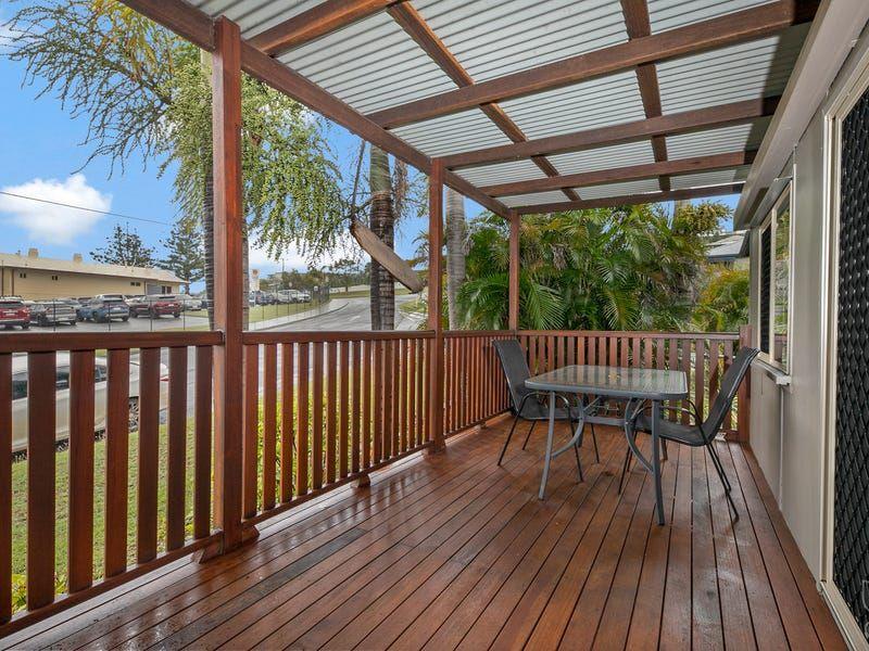 FURNISHED UNIT IN THE HEART OF TOWN