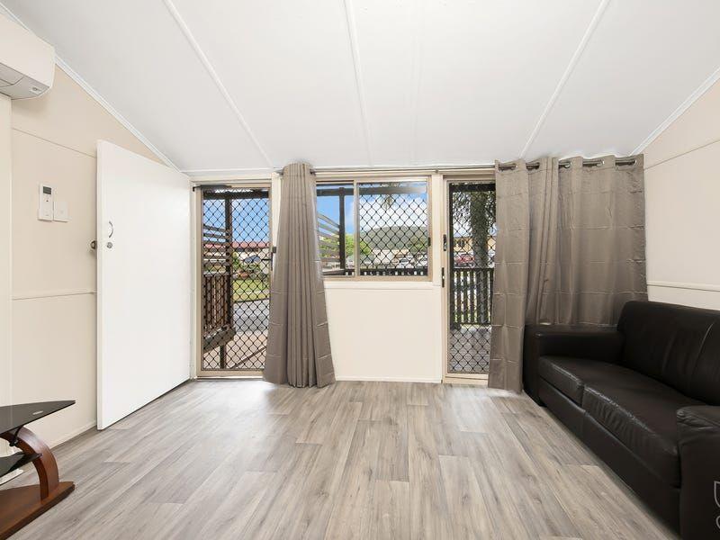 FURNISHED UNIT IN THE HEART OF TOWN