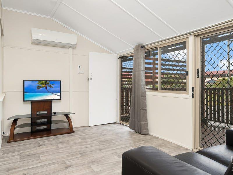 FURNISHED UNIT IN THE HEART OF TOWN