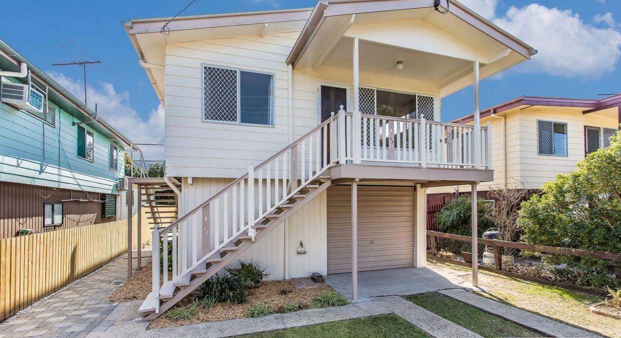 3 BEDROOM HIGHSET CLOSE TO THE BEACH