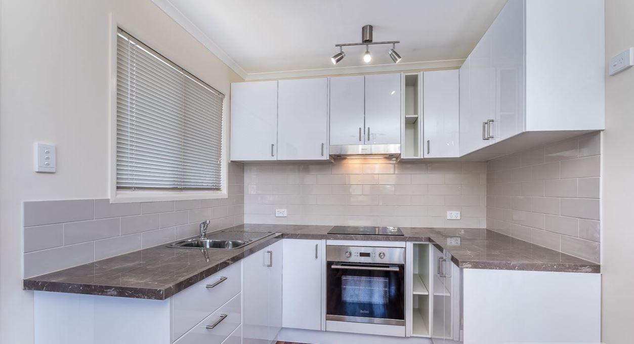 3 BEDROOM HIGHSET CLOSE TO THE BEACH