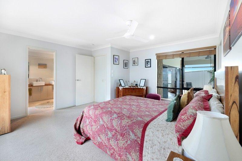 Elevated Living: Spacious, Sunlit Sanctuary in Pacific Pines