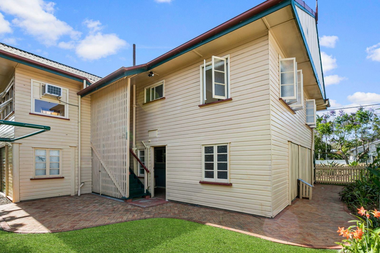 Beautifully Refreshed Coastal Home in a fantastic location!