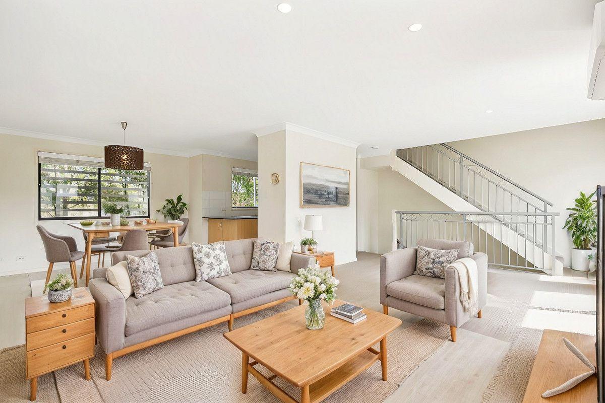 Prop-GPT: House: QLD Varsity Lakes, QLD 4227 Queensland 4227