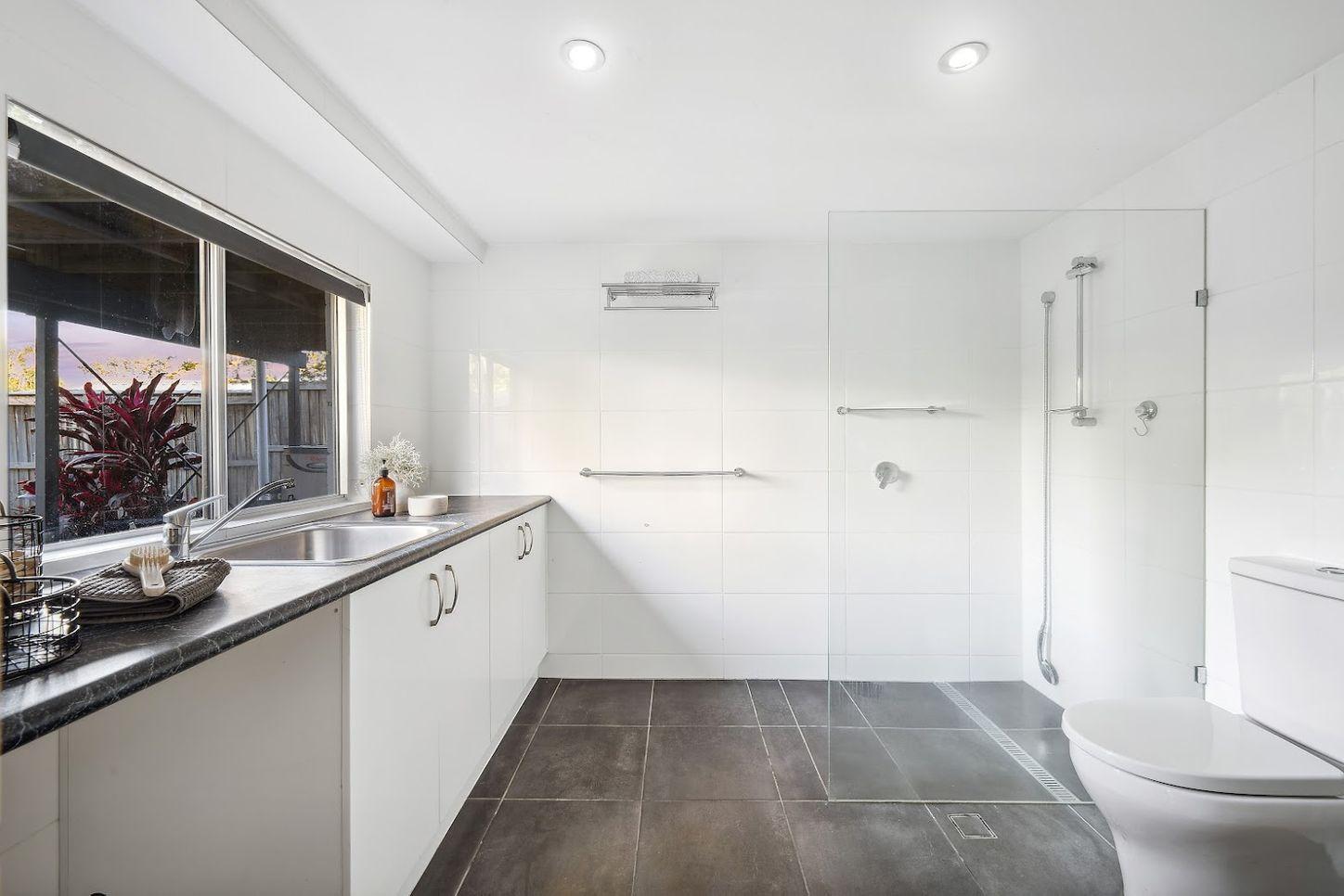 9 Ferny Way, FERNY HILLS, QLD 4055 - House for Rent - harcourts.net