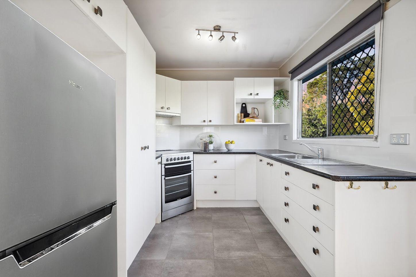 9 Ferny Way, FERNY HILLS, QLD 4055 - House for Rent - harcourts.net