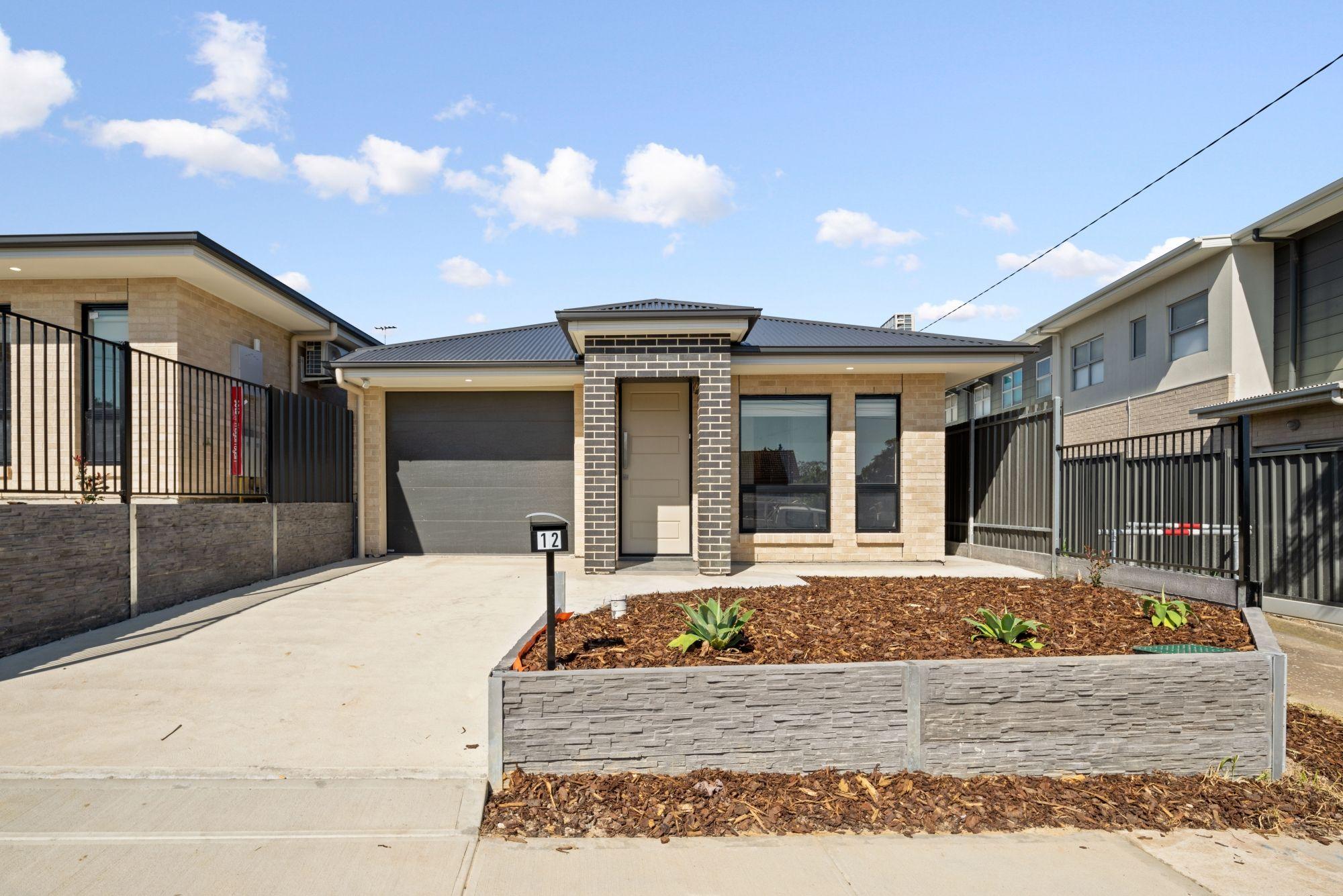 Prop-GPT: House: SA Christies Beach, SA 5165 Home For Rent