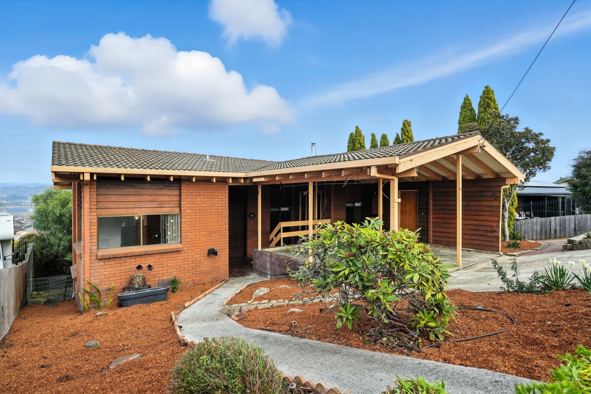 Prop-GPT: House: TAS Newnham, TAS 7248 Home For Rent