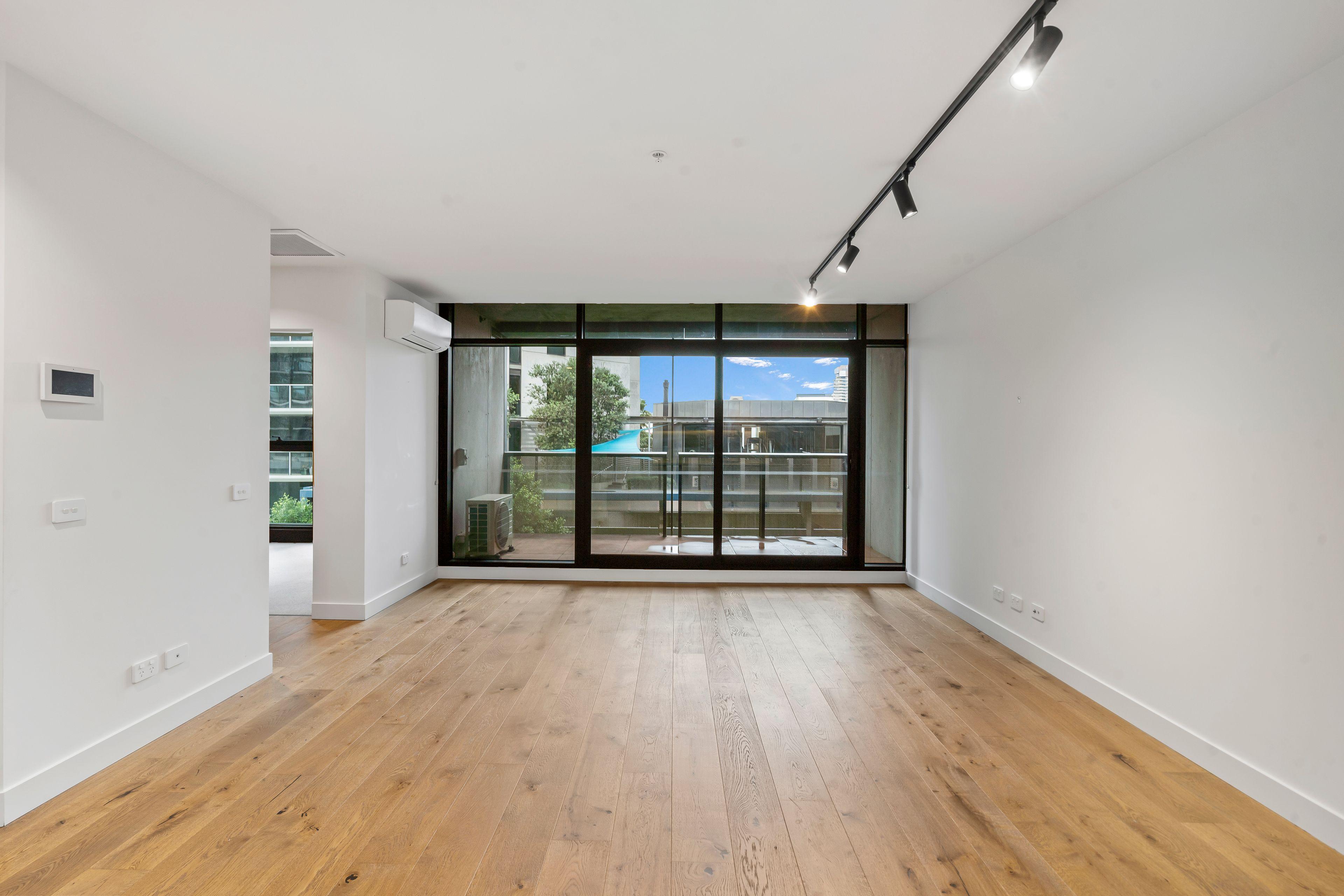 Stylish City-Edge Living in the Heart of Docklands