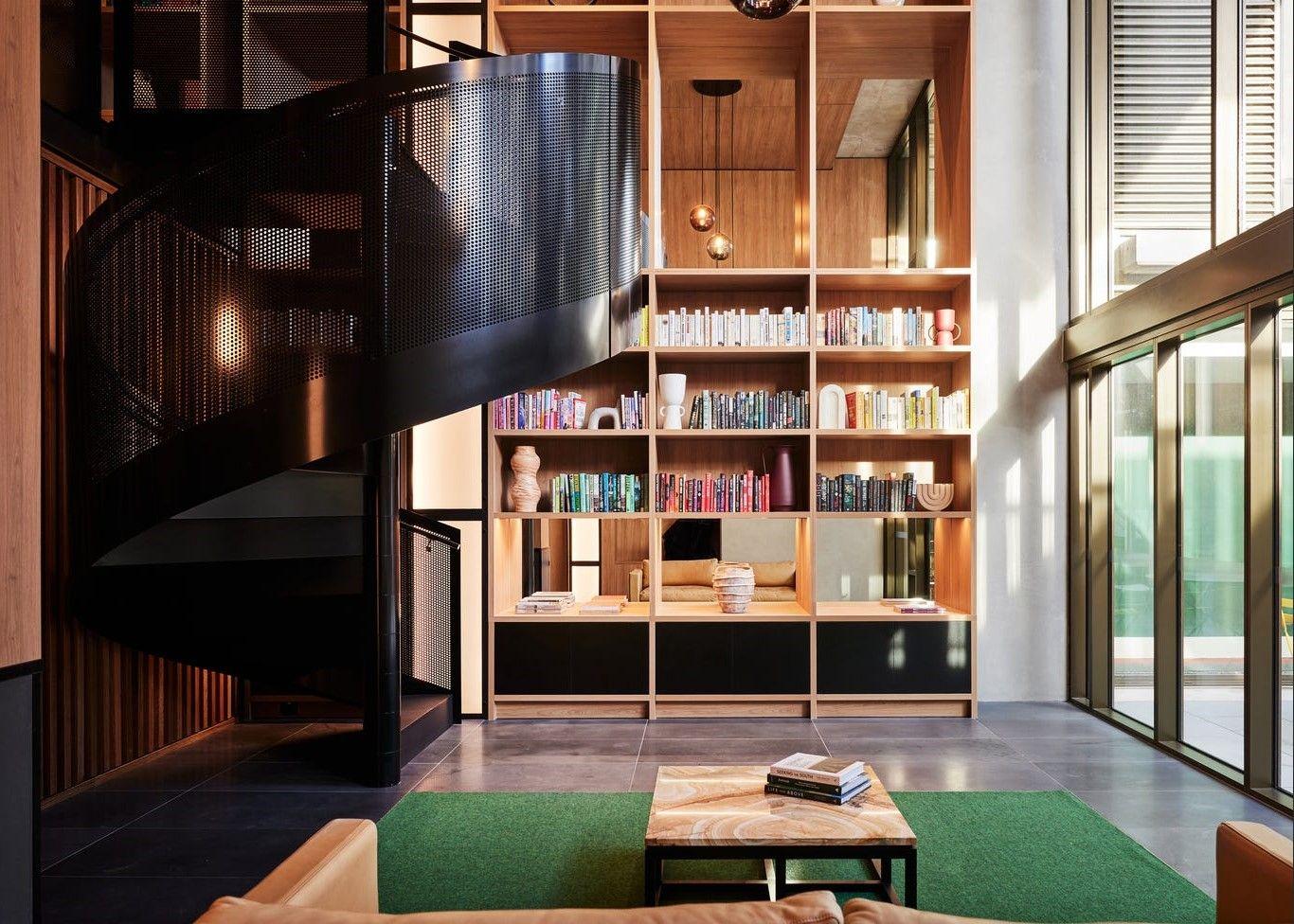 Stylish City-Edge Living in the Heart of Docklands