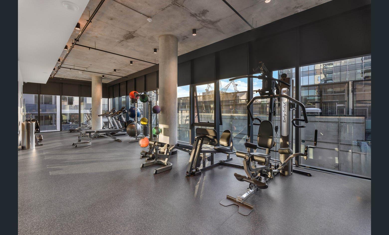 Stylish City-Edge Living in the Heart of Docklands