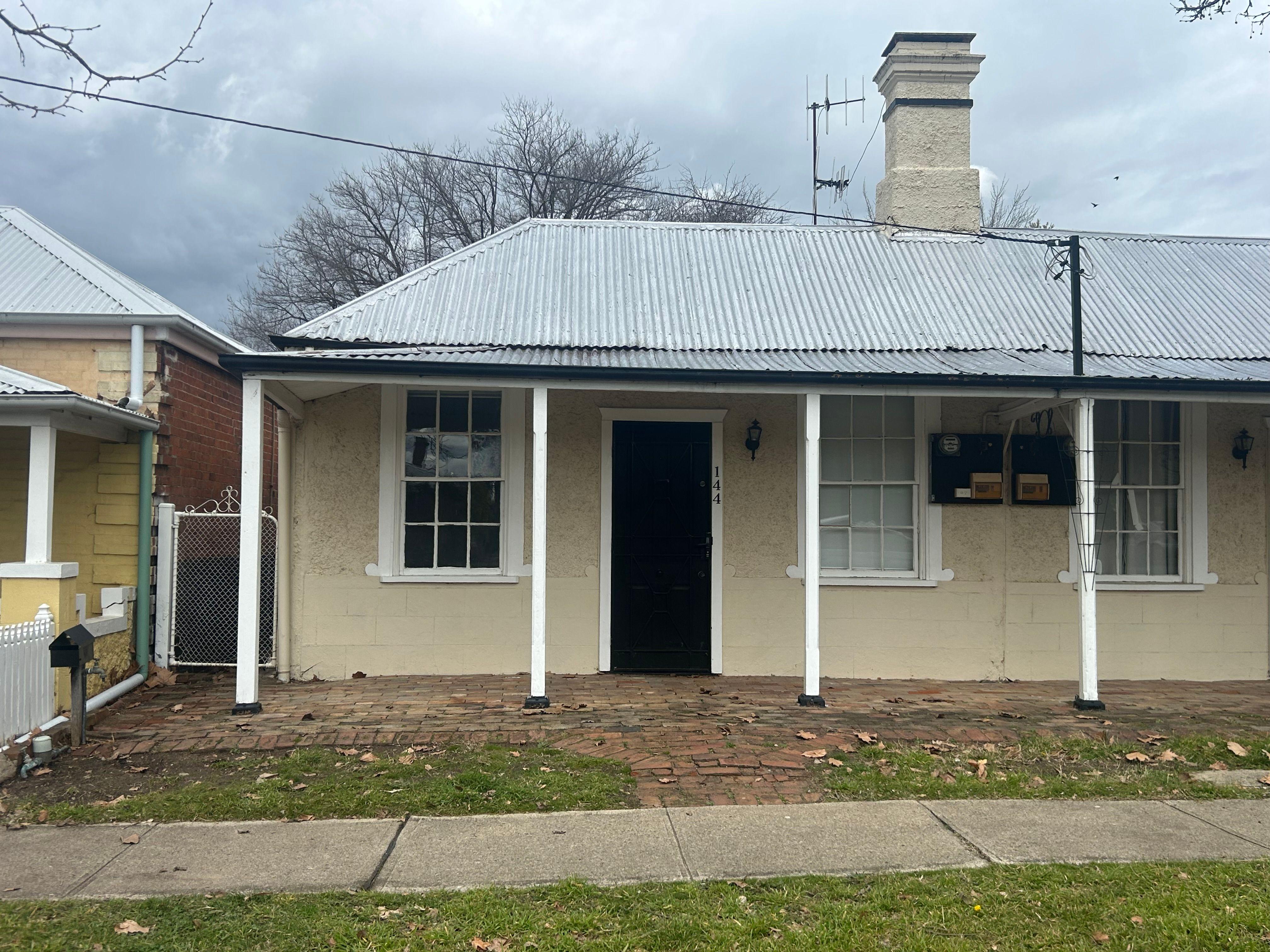 Prop-GPT: House: NSW South Bathurst, NSW 2795 Home For Rent