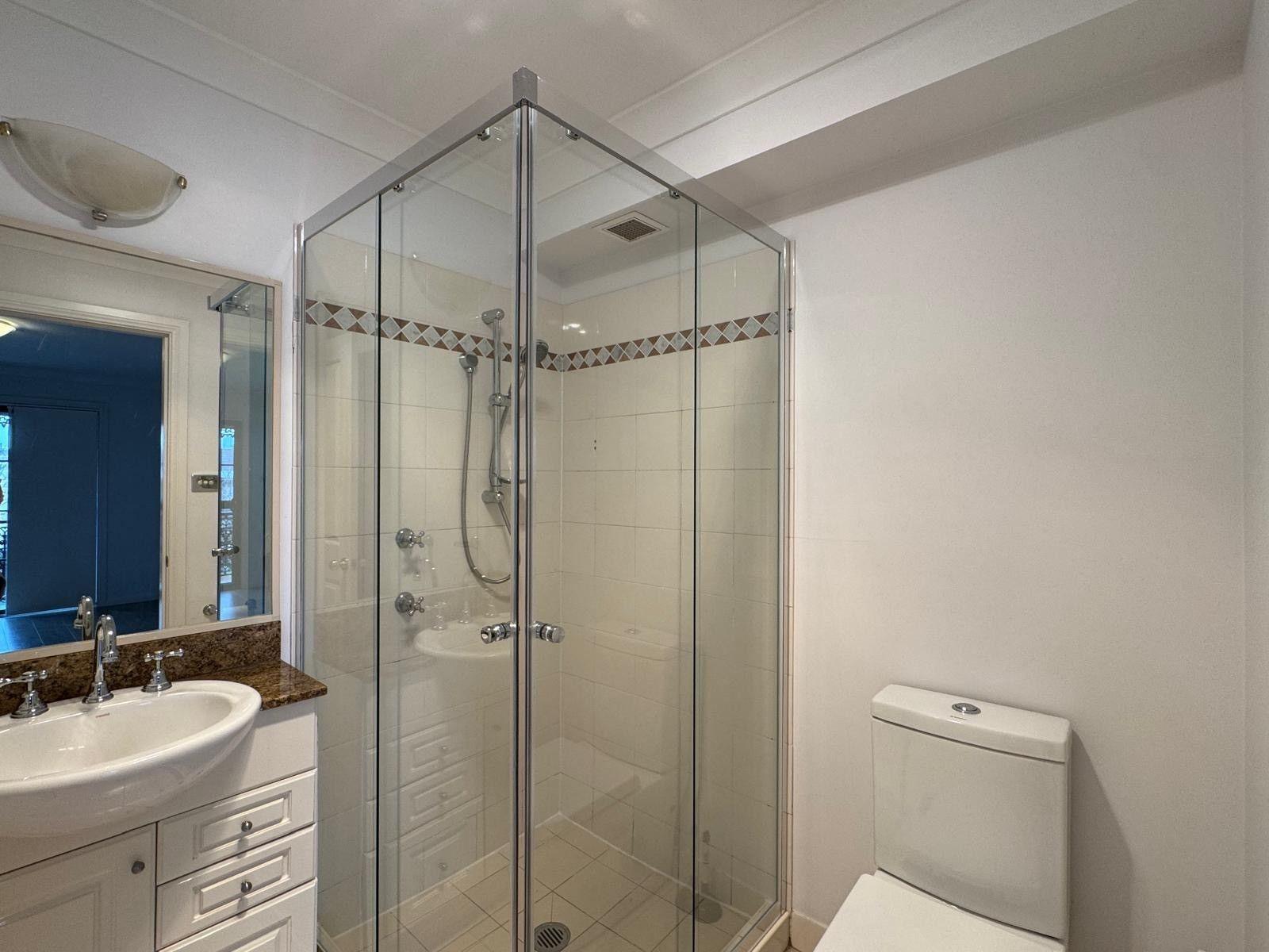 Stunning 4-Bedroom Townhouse