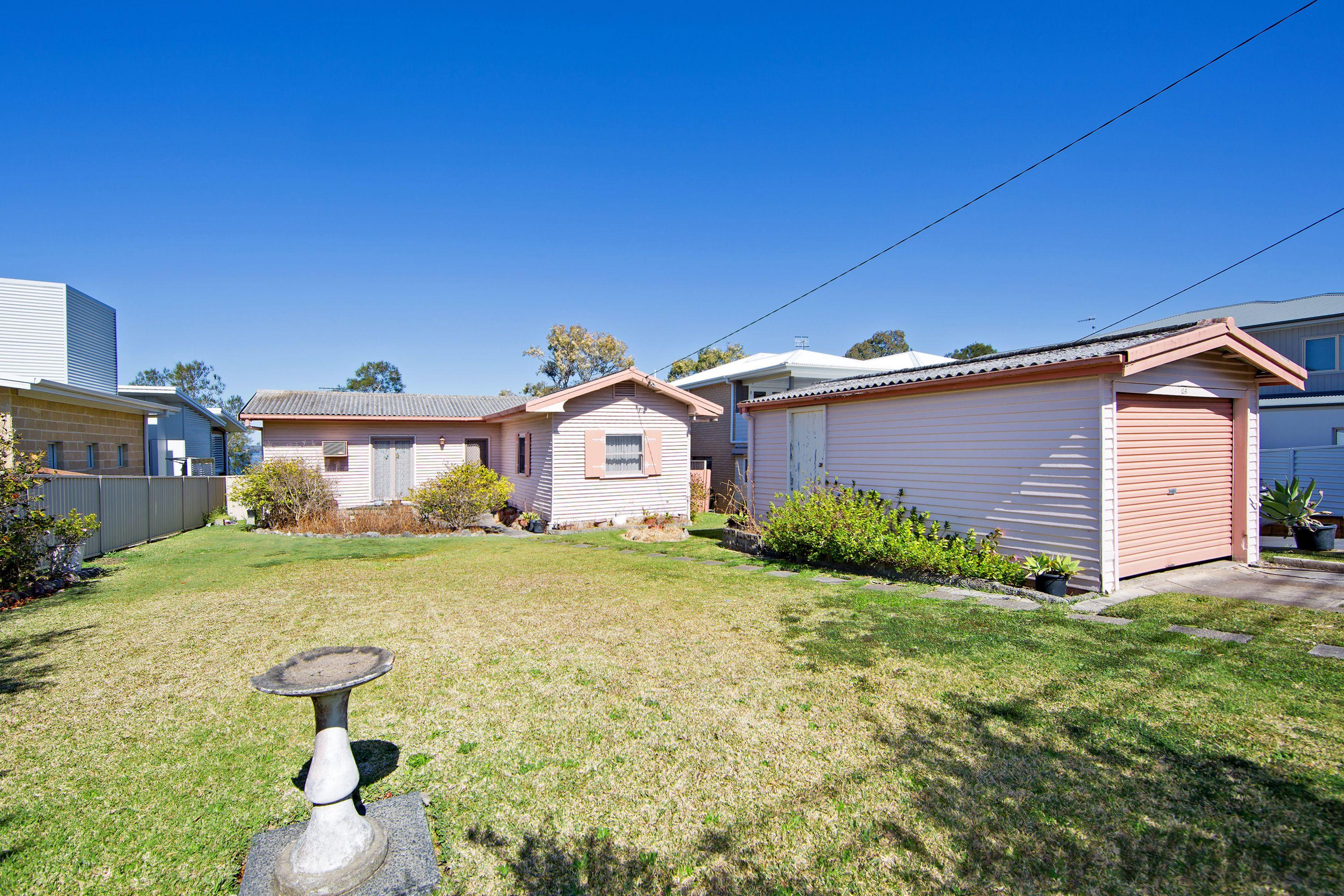 Prop-GPT: House: NSW Buff Point, NSW 2262 Home For Rent