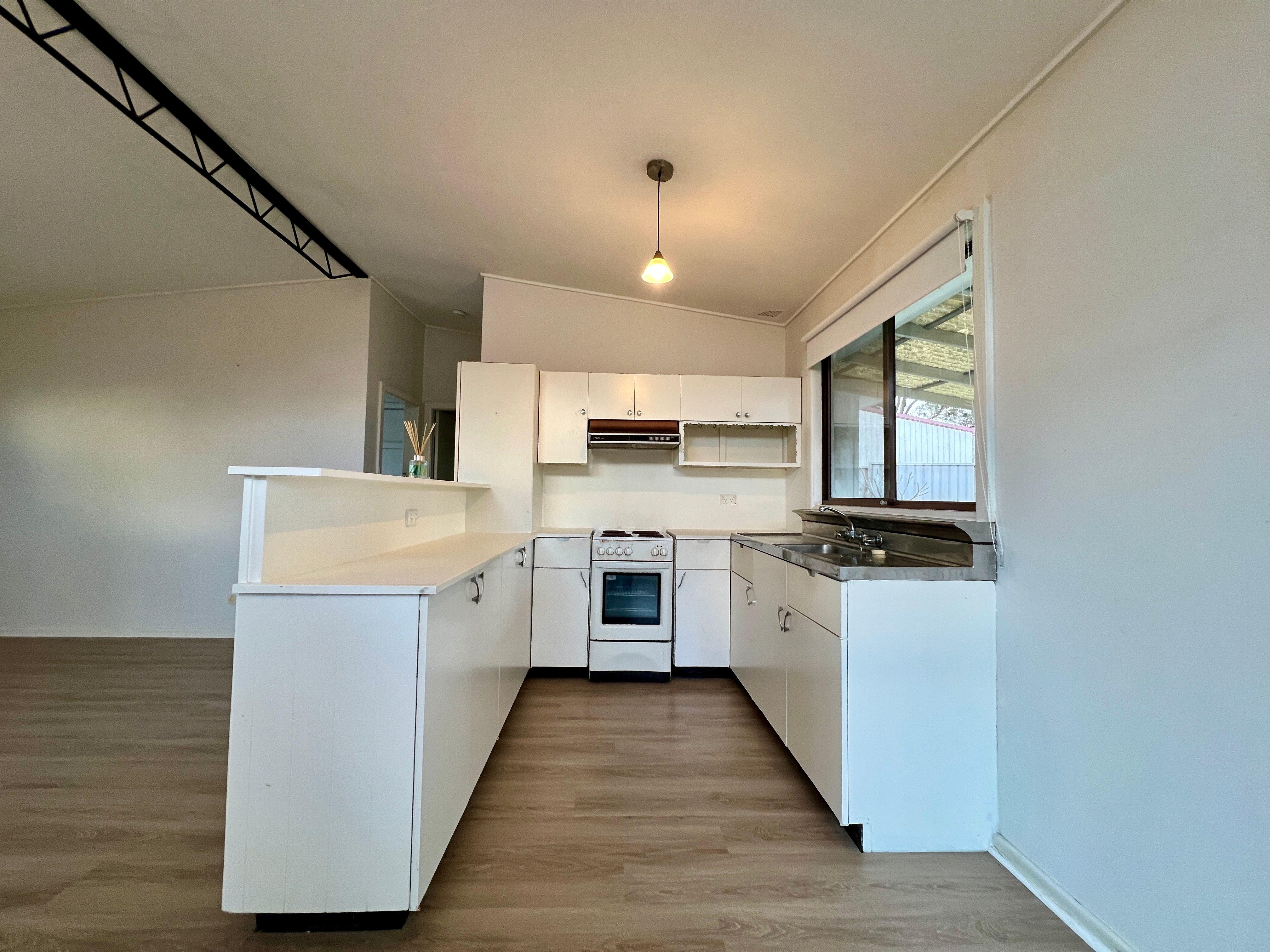 Cute & Cosy Coastal living!