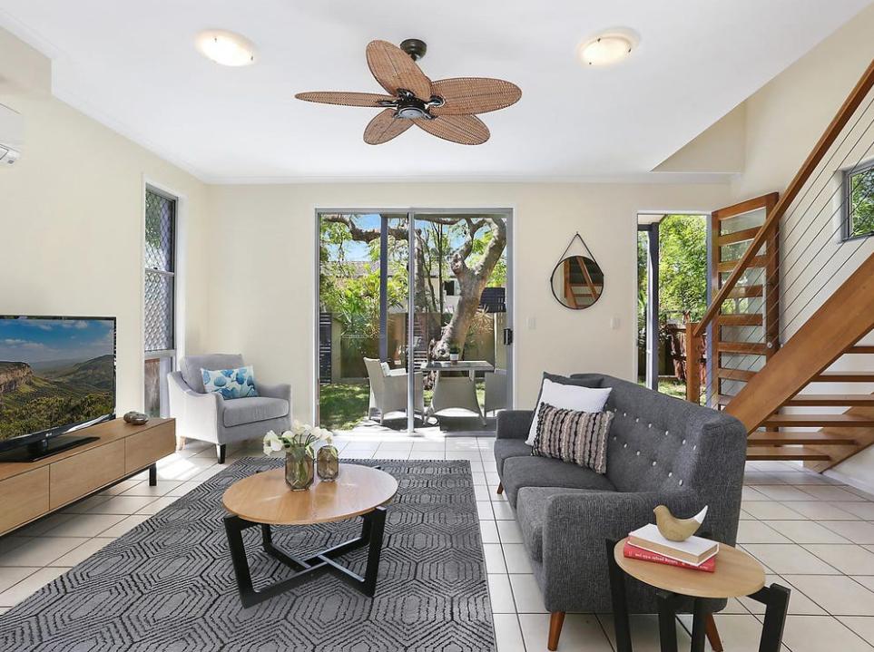 Charming 3-Bedroom Family Home with Abundant Outdoor Living in Hawthorne