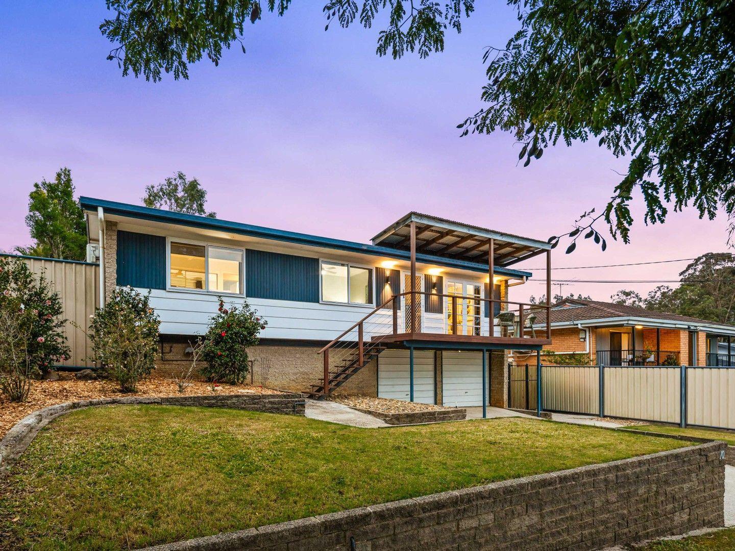 Elevated Comfort, Entertainer's Delight & Family-Friendly Charm