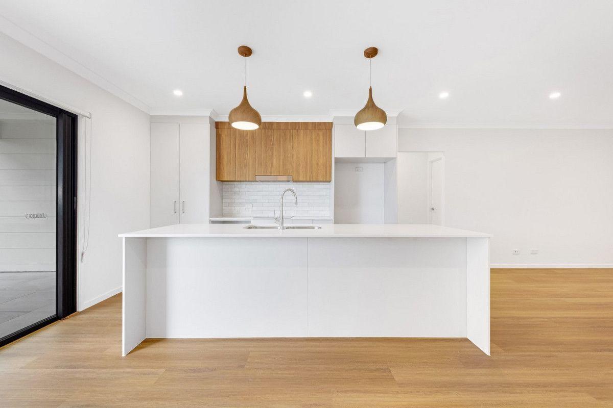 DuplexSemi-detached for Rent: Glass House Mountains, QLD 4518, QLD, 4518