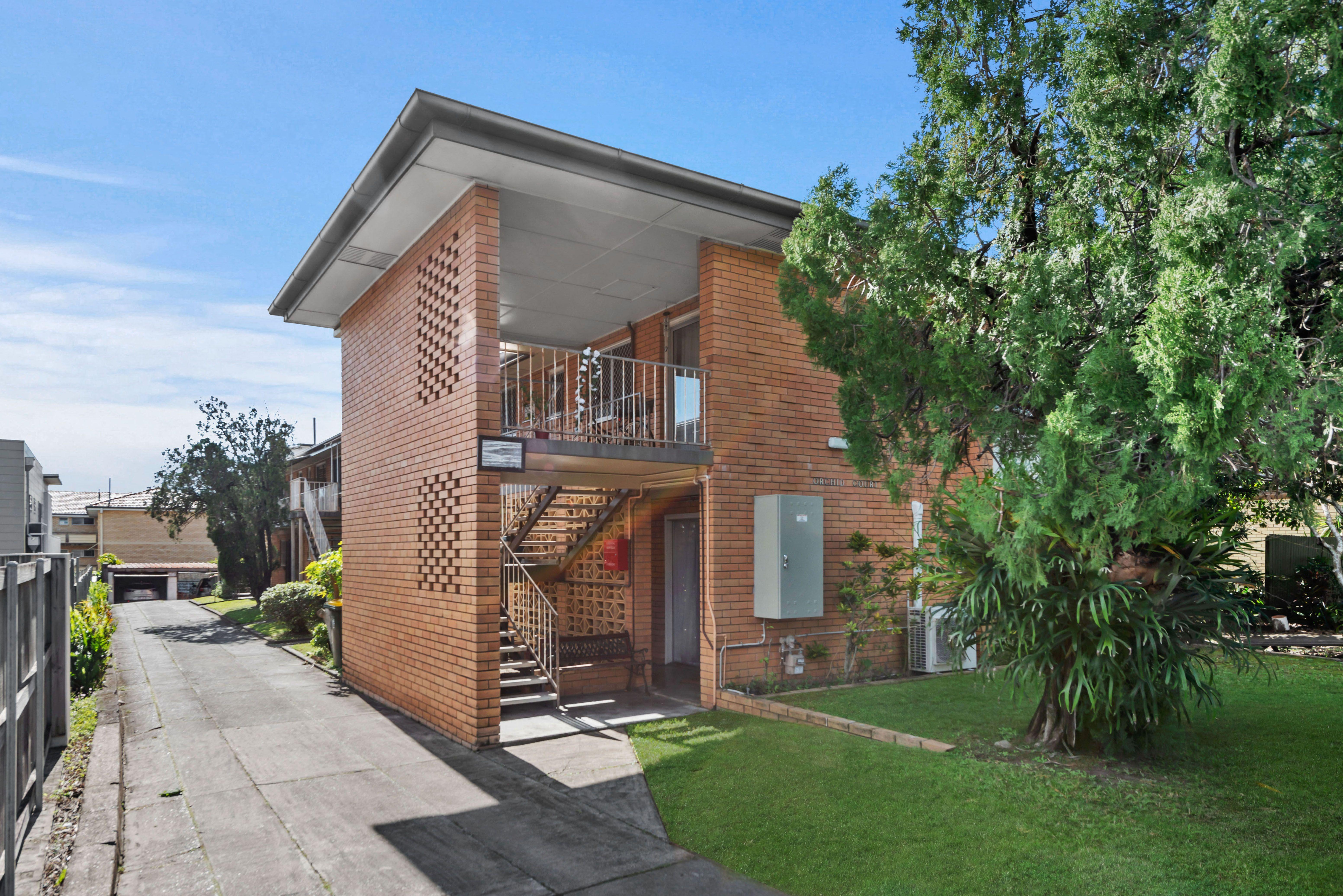 Prop-GPT: Unit: QLD Coorparoo, QLD 4151 Home For Rent