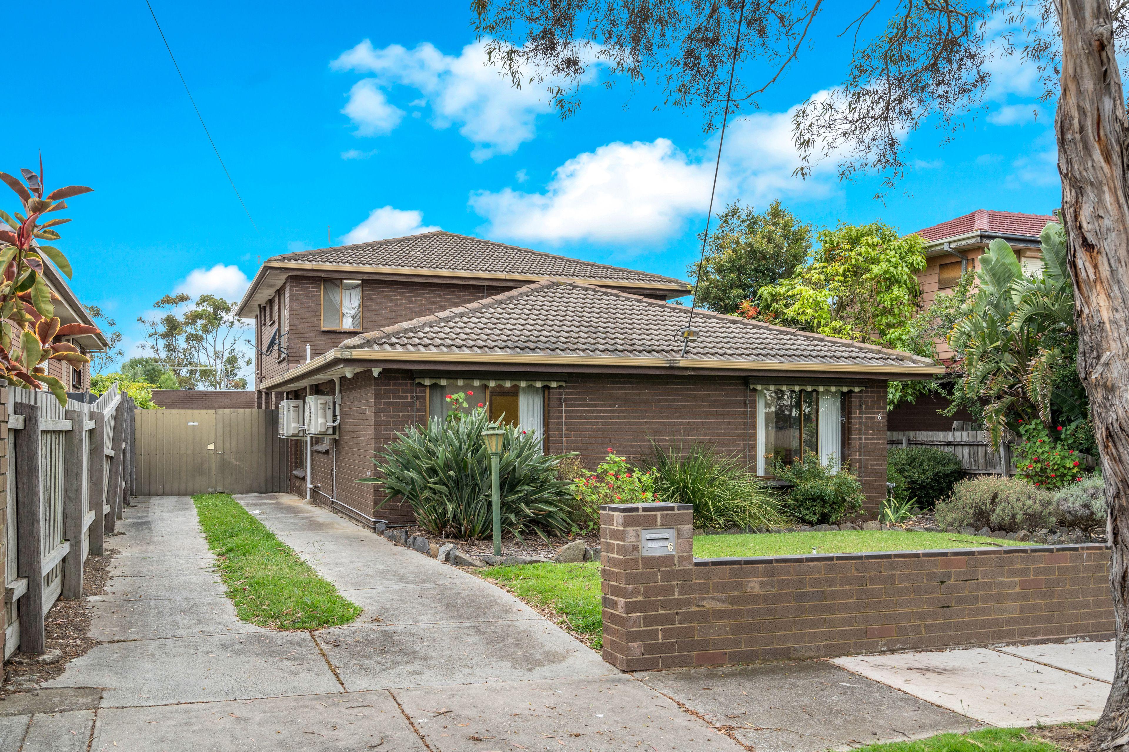 Prop-GPT: House: VIC Craigieburn, VIC 3064 Home For Rent